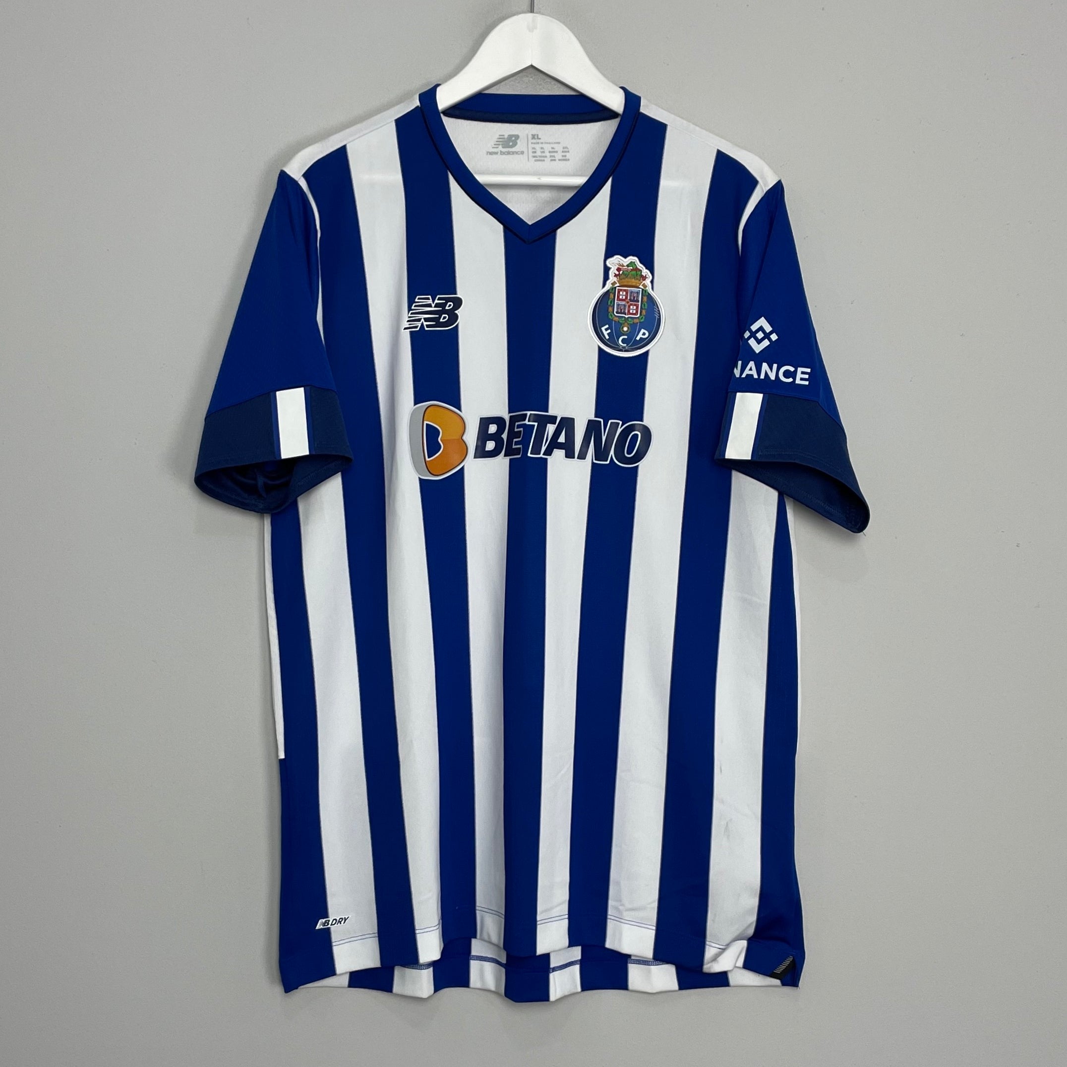 Shop 2022/23 PORTO HOME SHIRT (XL) NEW BALANCE, classic football shirts, vintage football shirts & retro soccer jerseys at Cult Kits