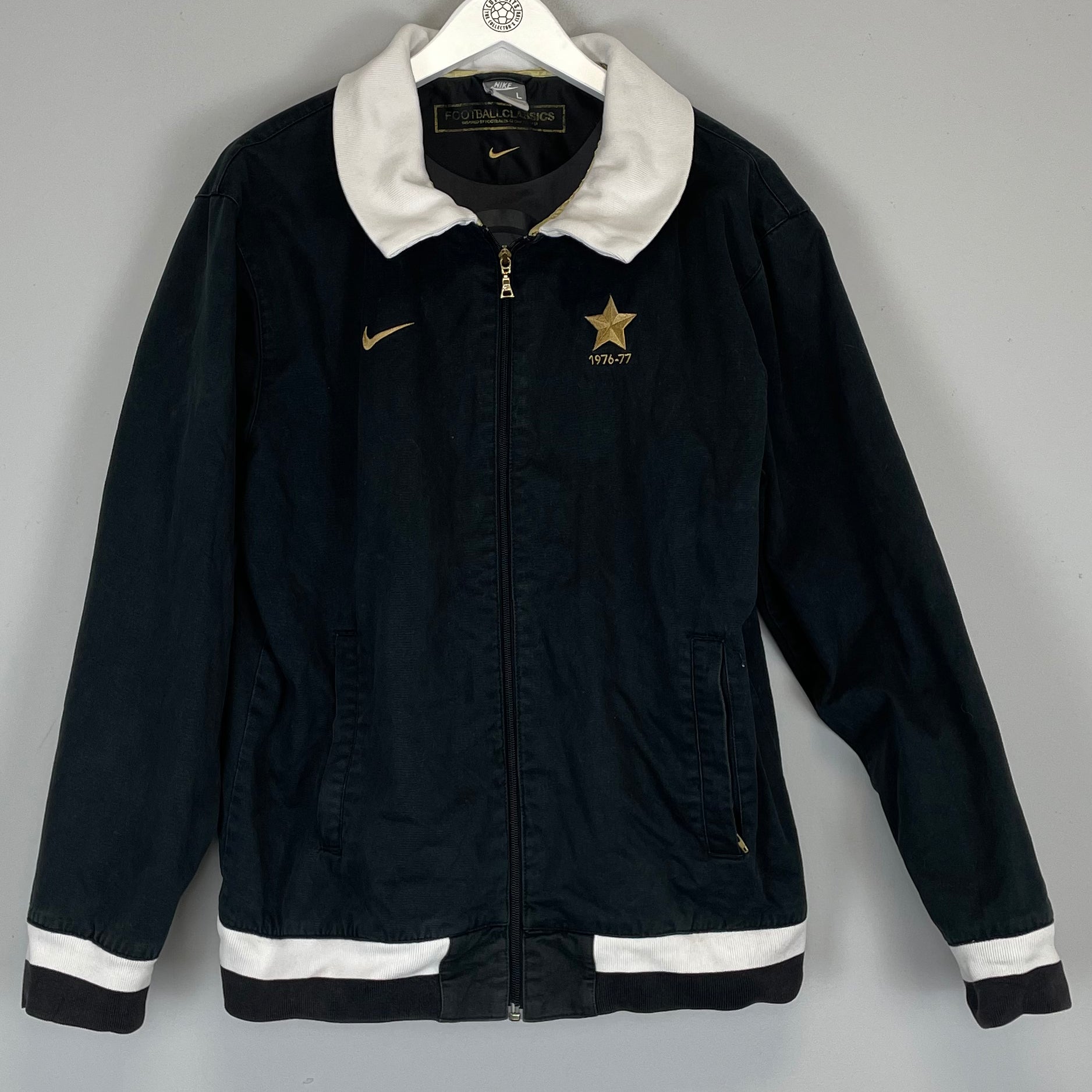 Shop 1976/77 JUVENTUS TRIBUTE JACKET (L) NIKE, classic football shirts, vintage football shirts & retro soccer jerseys at Cult Kits