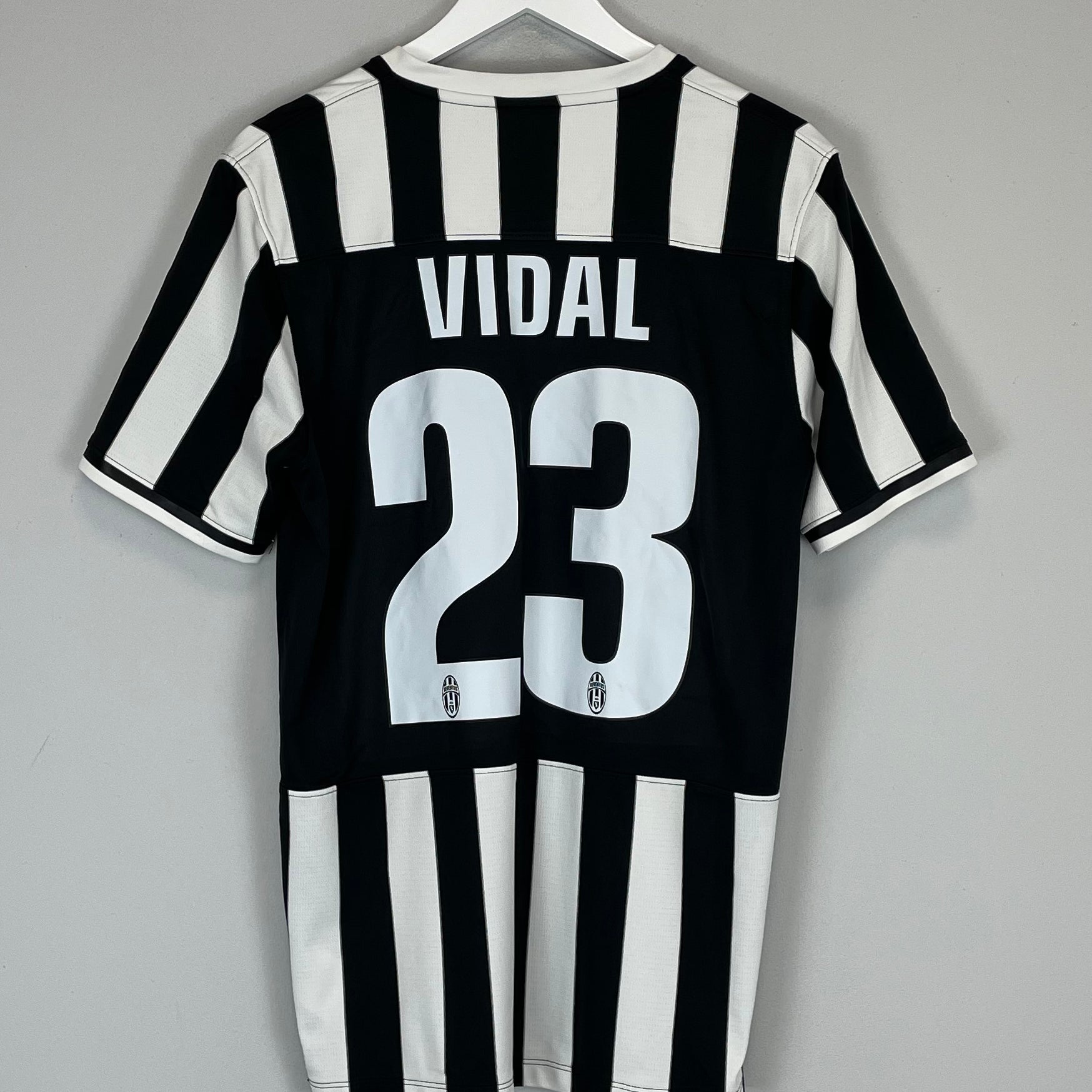 Shop 2013/14 JUVENTUS VIDAL #23 HOME SHIRT (L) NIKE, classic football shirts, vintage football shirts & retro soccer jerseys at Cult Kits