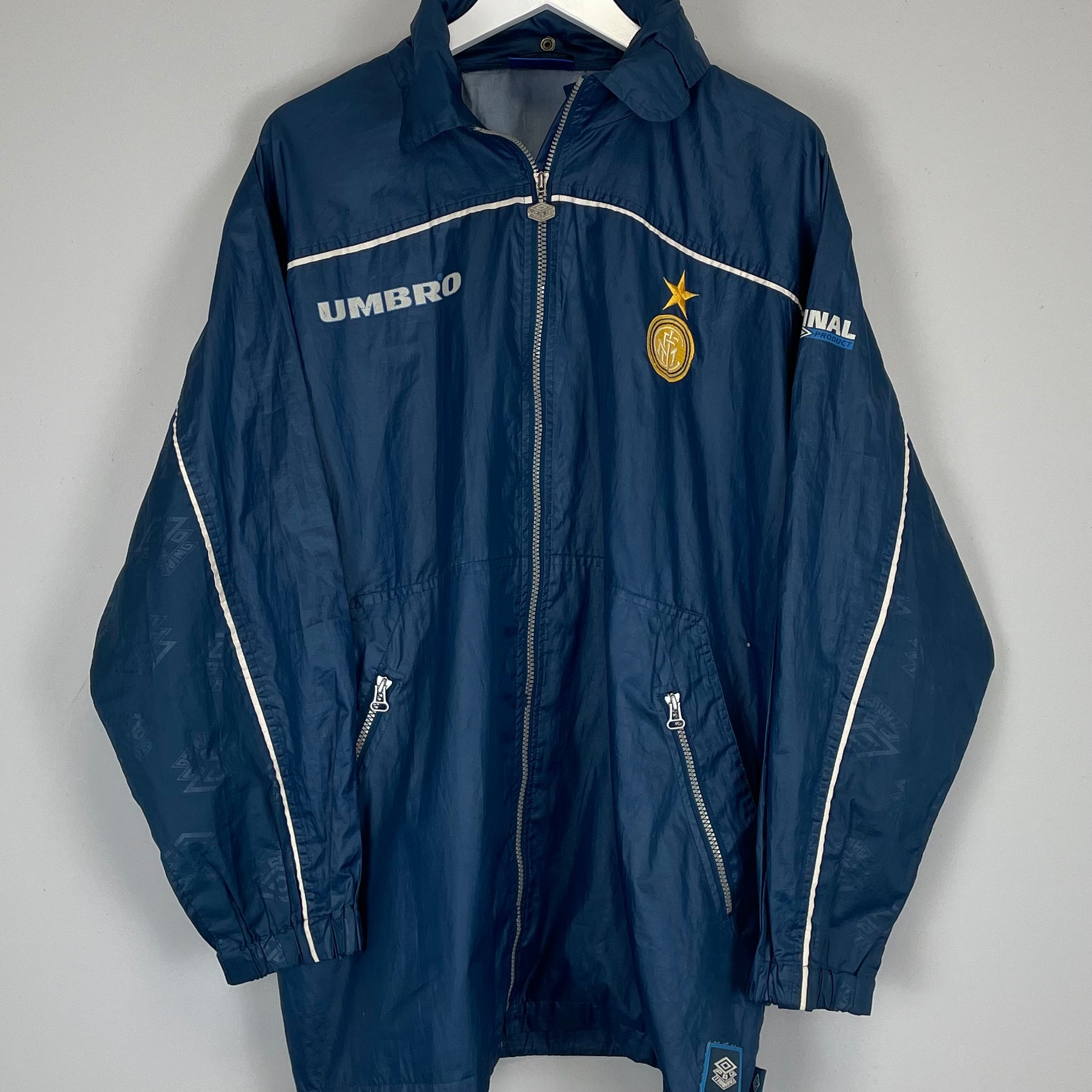 Shop 1996/98 INTER MILAN RAIN JACKET (L) UMBRO, classic football shirts, vintage football shirts & retro soccer jerseys at Cult Kits