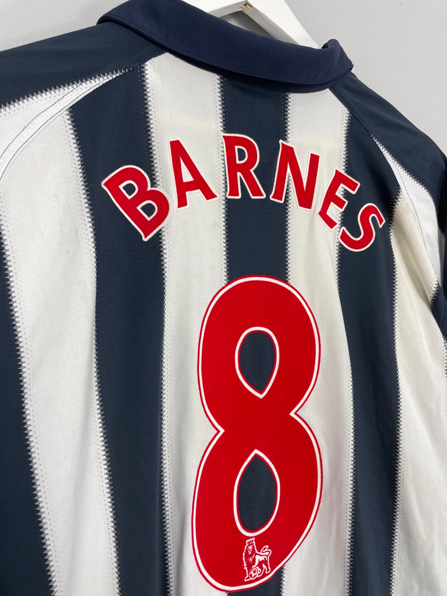 2010/11 WEST BROM BARNES #8 *MATCH ISSUE* HOME SHIRT (L) UMBRO