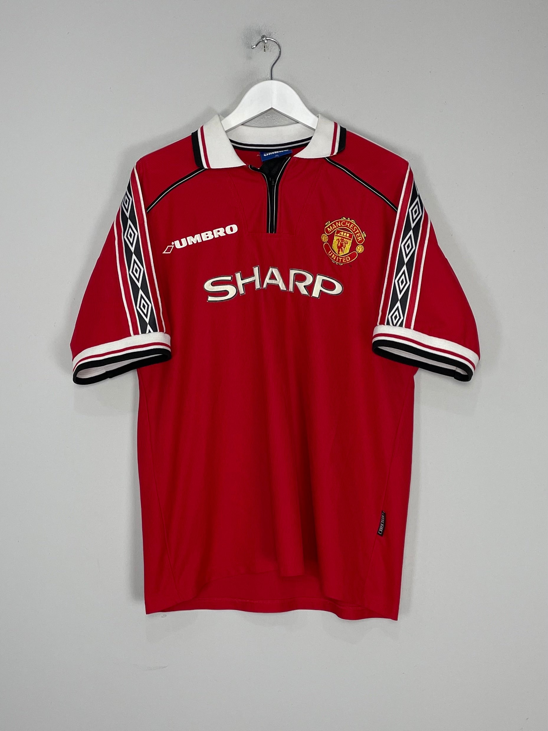Shop 1998/00 MANCHESTER UNITED HOME SHIRT (XL) UMBRO, classic football shirts, vintage football shirts & retro soccer jerseys at Cult Kits