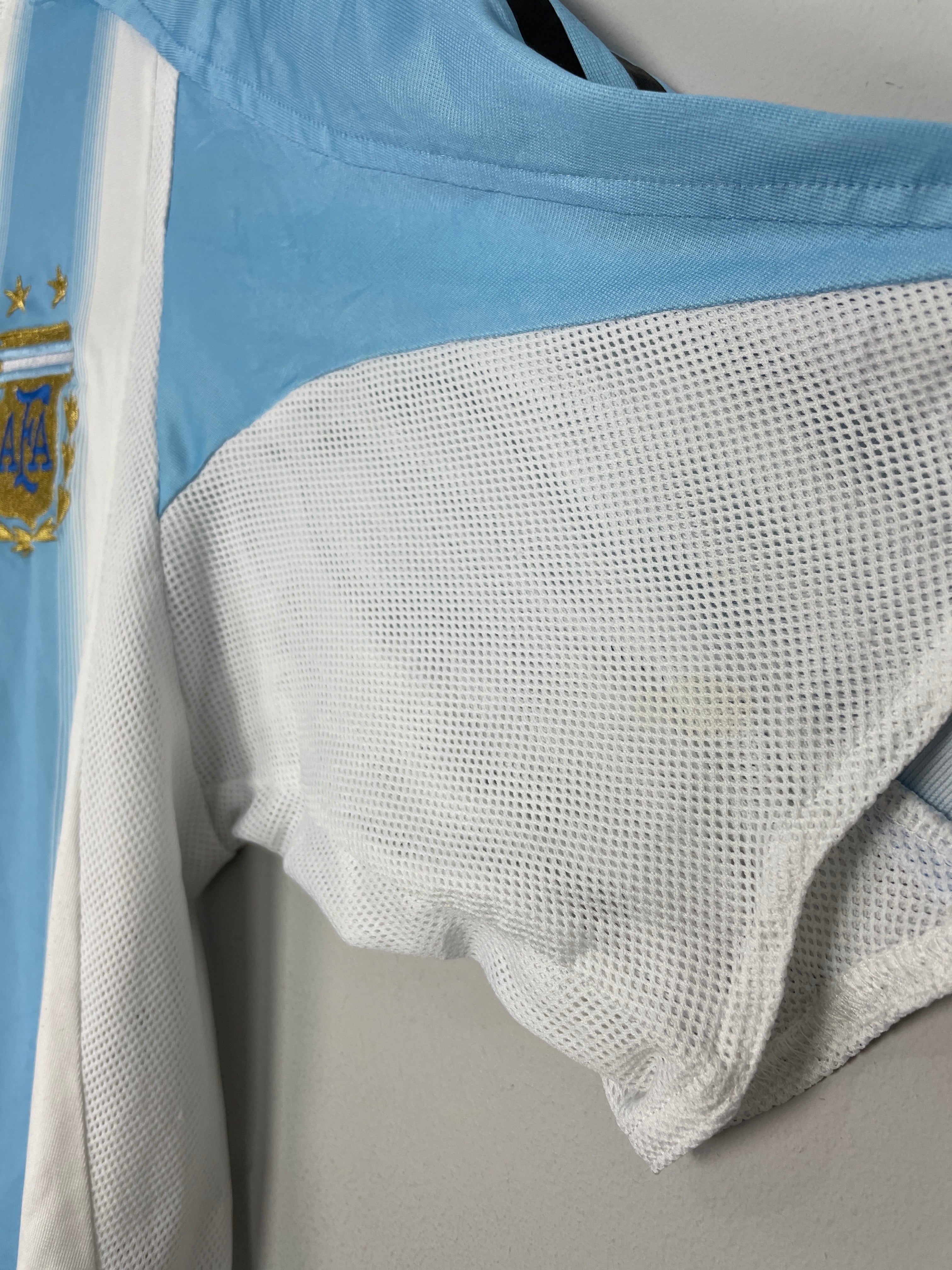 Shop 2004/05 ARGENTINA MESSI #18 HOME SHIRT (M) ADIDAS, classic football shirts, vintage football shirts & retro soccer jerseys at Cult Kits