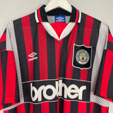 Shop 1994/96 MANCHESTER CITY AWAY SHIRT (XL) UMBRO, classic football shirts, vintage football shirts & retro soccer jerseys at Cult Kits