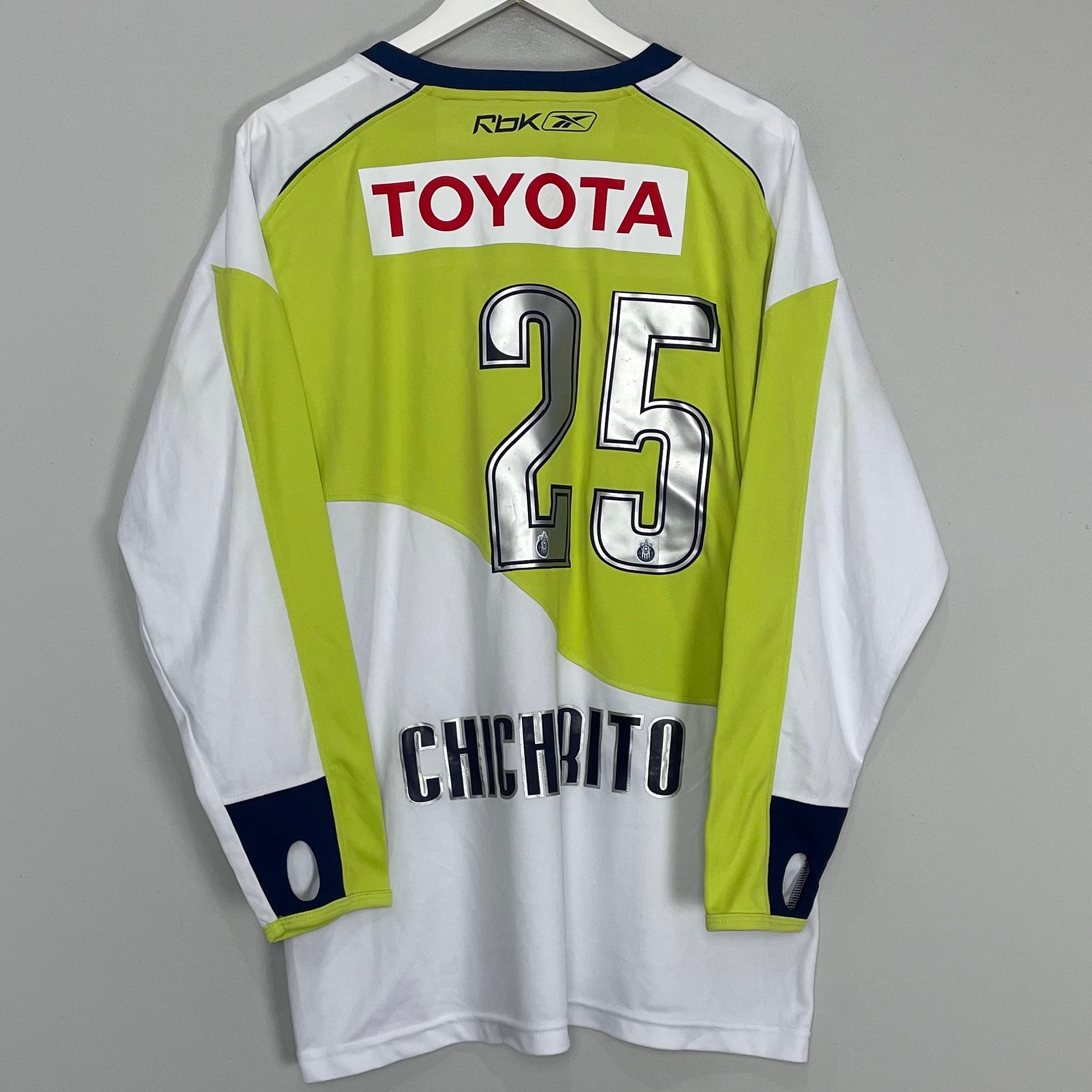 Shop 2008/09 CHIVAS GUADALAJARA CHICHARITO #25 L/S AWAY SHIRT (XL) REEBOK, classic football shirts, vintage football shirts & retro soccer jerseys at Cult Kits