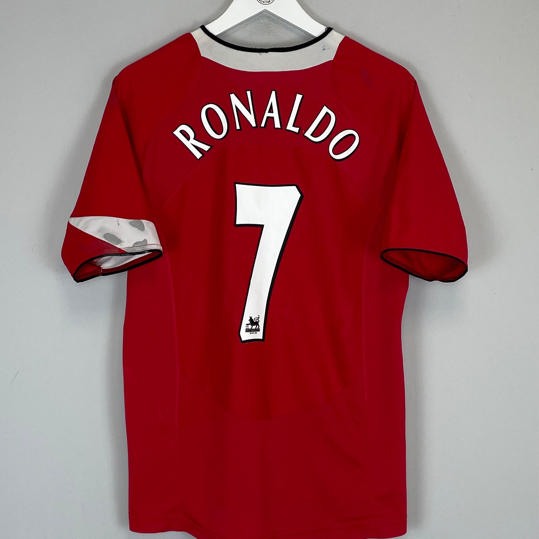 Shop 2004/05 MANCHESTER UNITED RONALDO #7 HOME SHIRT (S) NIKE, classic football shirts, vintage football shirts & retro soccer jerseys at Cult Kits