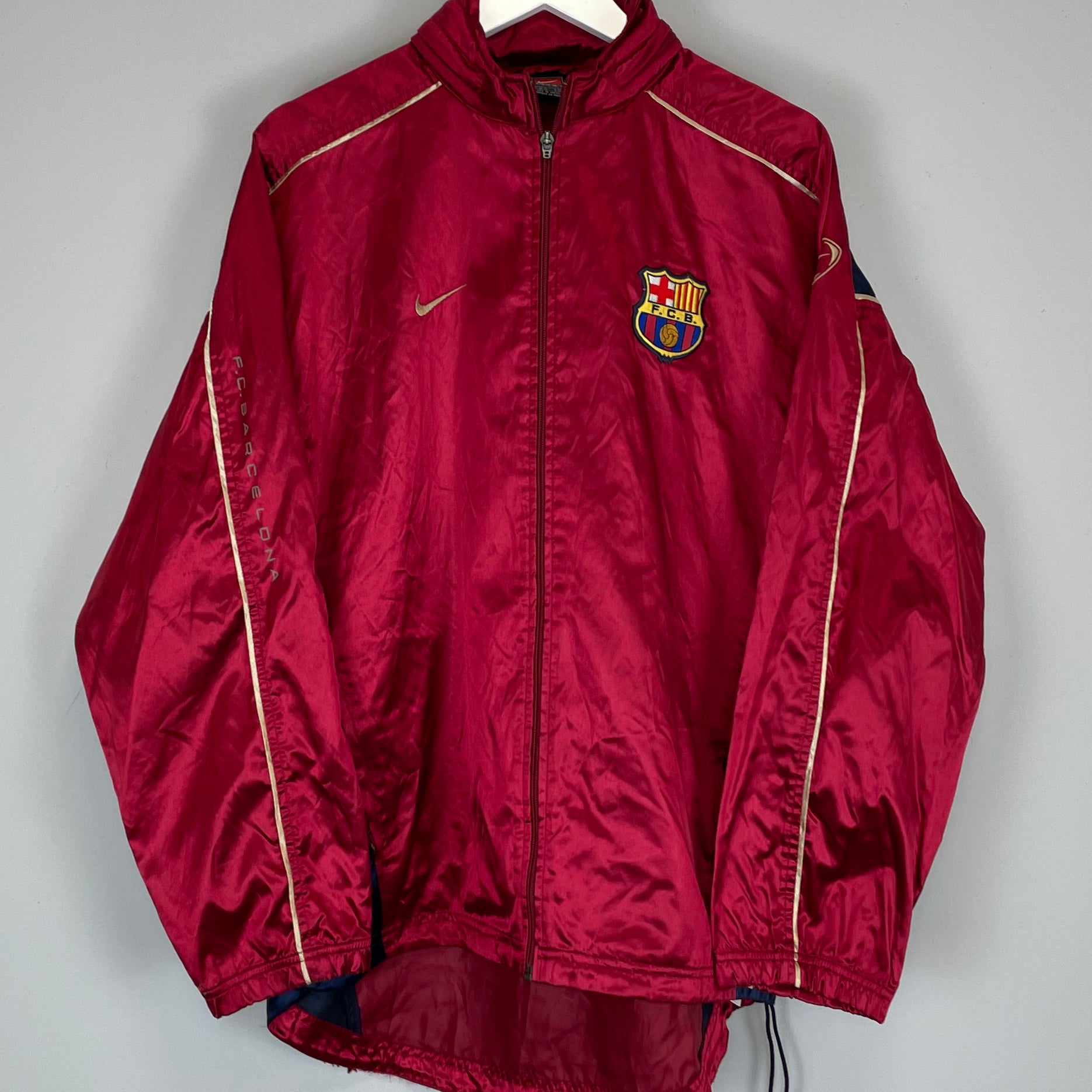 Shop 2001/02 BARCELONA TRACK JACKET (M) NIKE, classic football shirts, vintage football shirts & retro soccer jerseys at Cult Kits