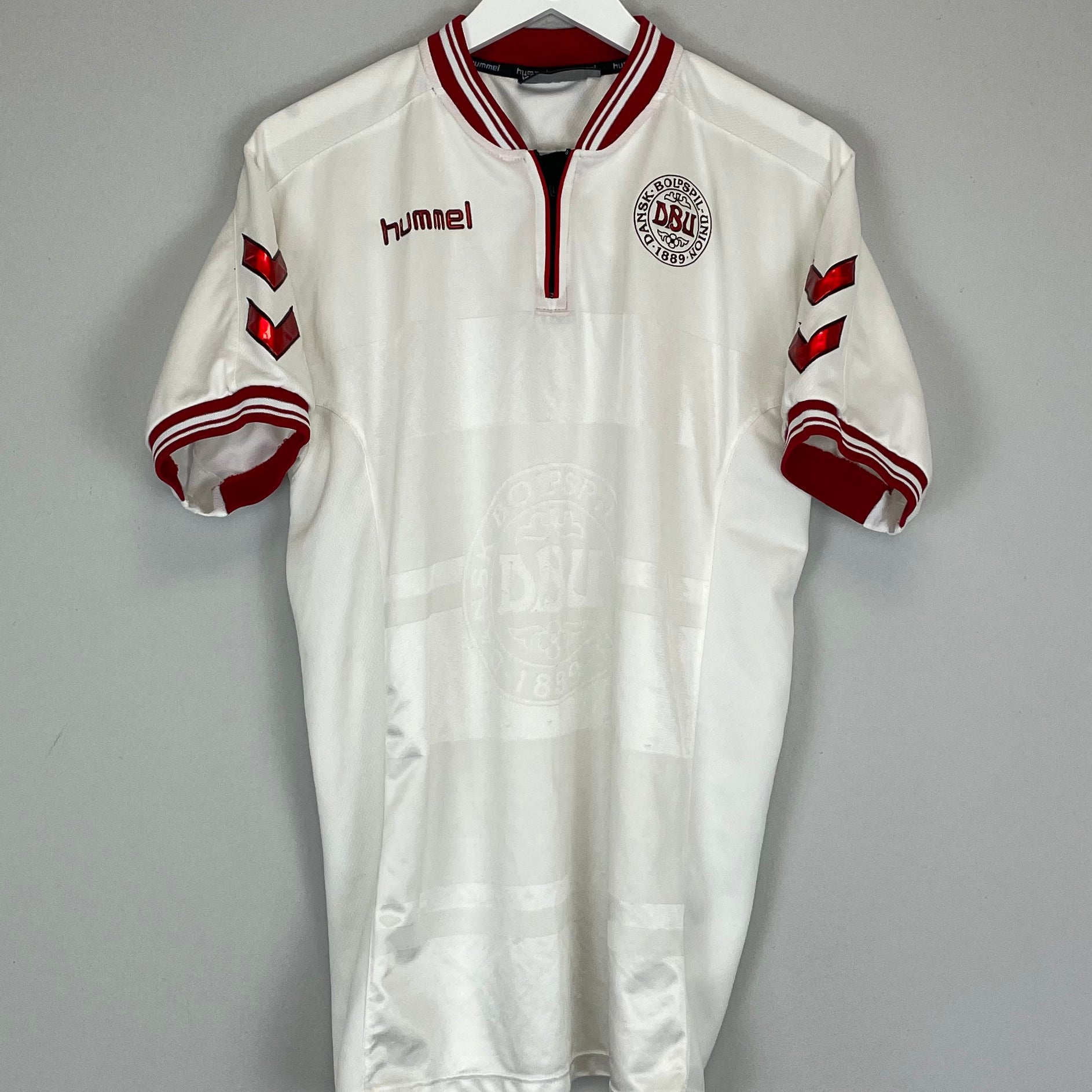 Shop 2000/02 DENMARK AWAY SHIRT (XL) HUMMEL, classic football shirts, vintage football shirts & retro soccer jerseys at Cult Kits