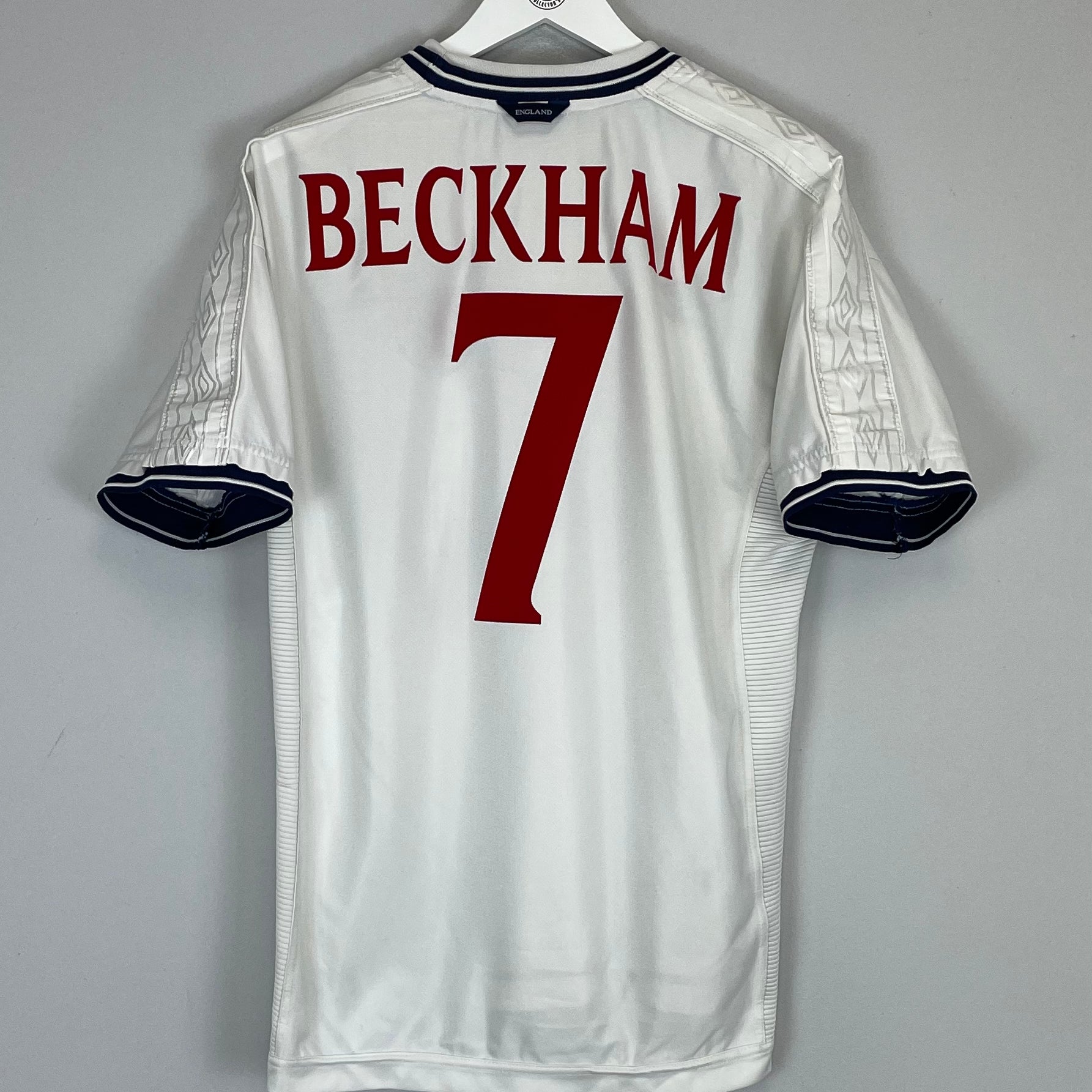 Shop 1999/01 ENGLAND BECKHAM #7 HOME SHIRT (L) UMBRO, classic football shirts, vintage football shirts & retro soccer jerseys at Cult Kits