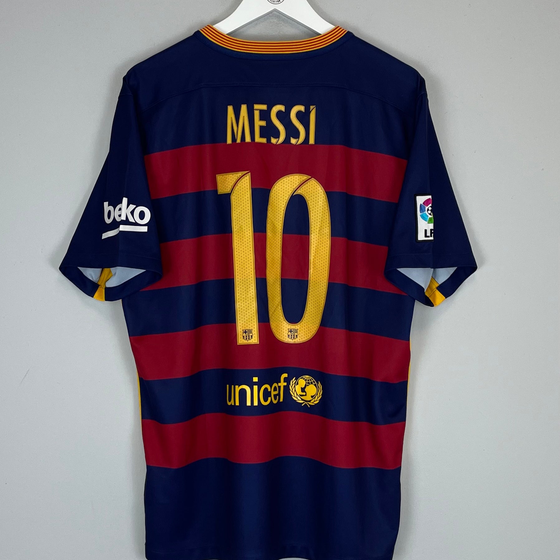 Shop 2015/16 BARCELONA MESSI #10 HOME SHIRT (XL) NIKE, classic football shirts, vintage football shirts & retro soccer jerseys at Cult Kits
