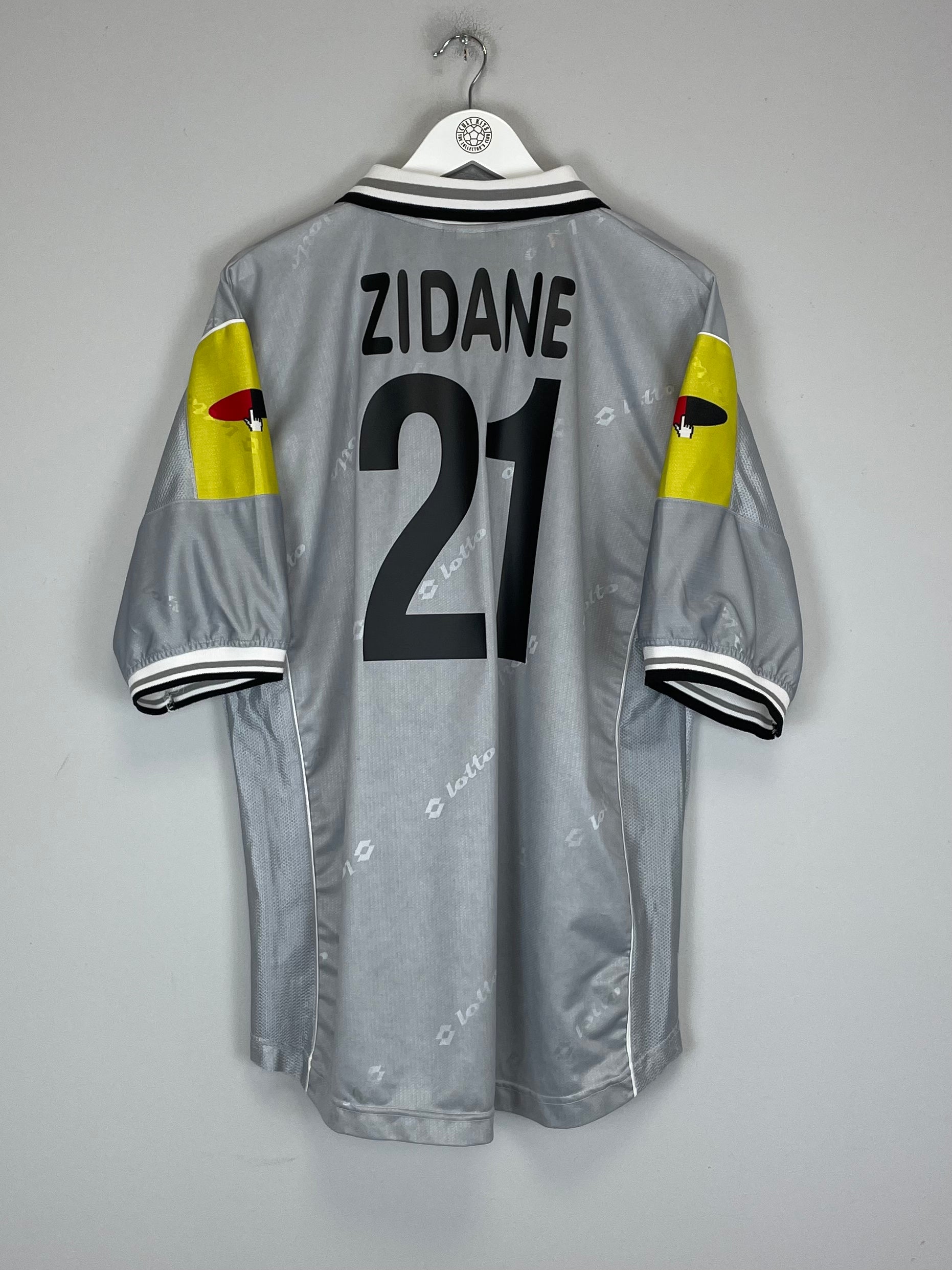 Shop 2000/01 JUVENTUS ZIDANE #21 AWAY SHIRT (XL) LOTTO, classic football shirts, vintage football shirts & retro soccer jerseys at Cult Kits