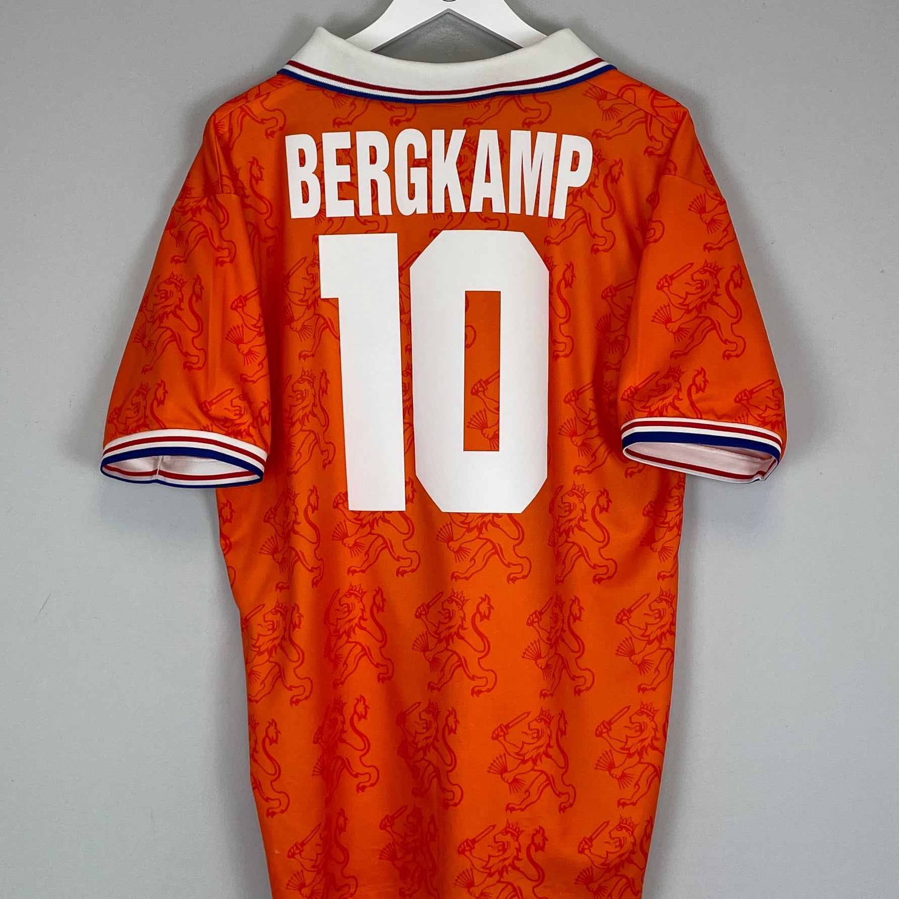 Shop 1994 NETHERLANDS BERGKAMP #10 HOME SHIRT (XL) LOTTO, classic football shirts, vintage football shirts & retro soccer jerseys at Cult Kits