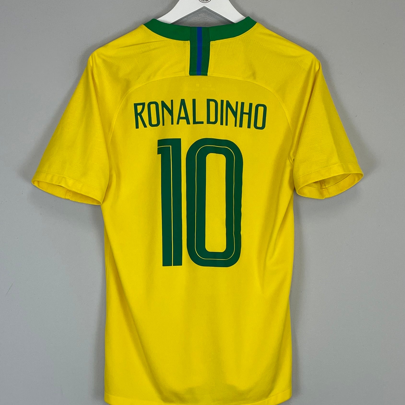 Shop 2018/19 BRAZIL RONALDINHO #10 HOME SHIRT (M) NIKE, classic football shirts, vintage football shirts & retro soccer jerseys at Cult Kits