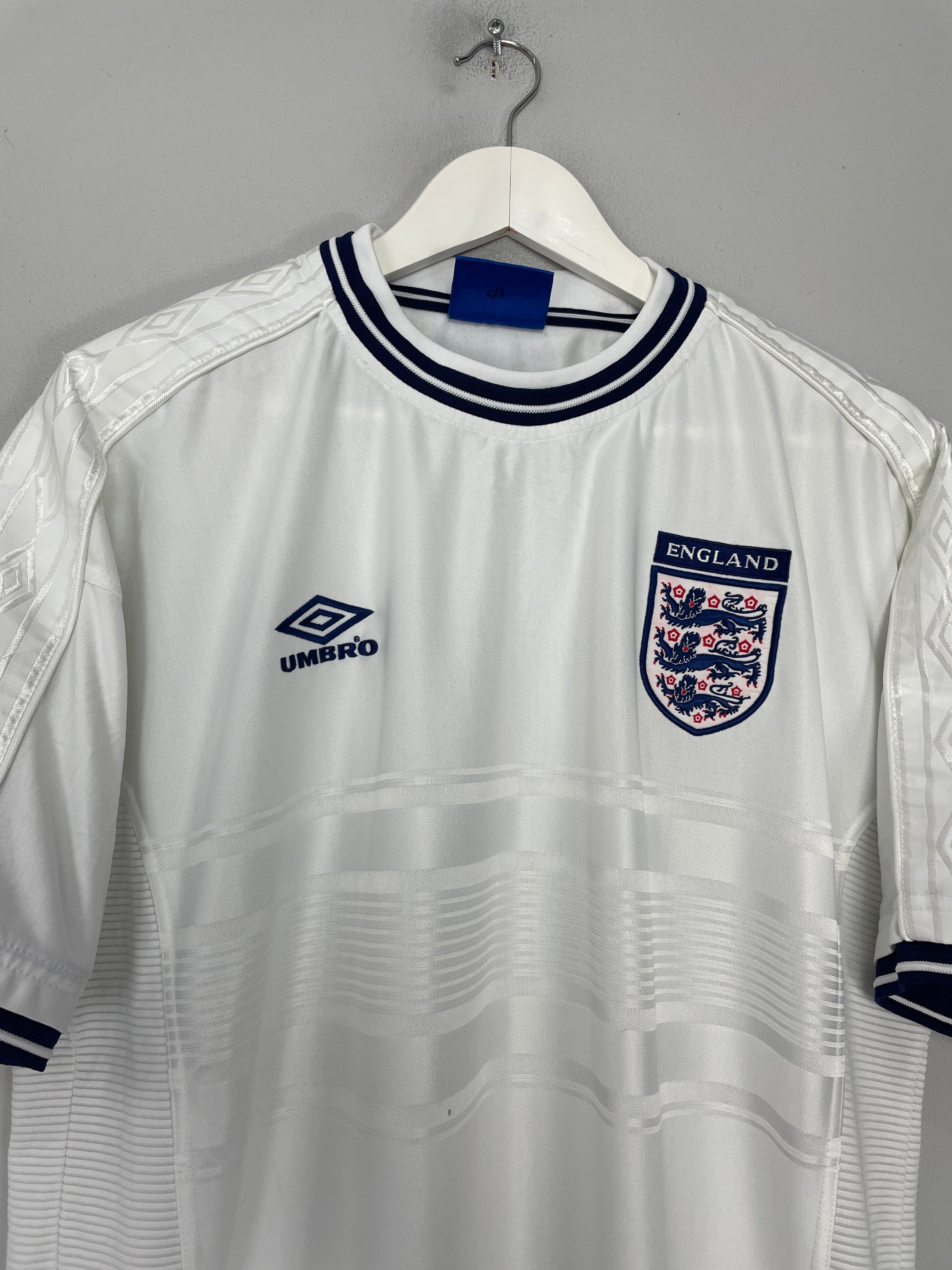 Shop 1999/01 ENGLAND HOME SHIRT (XL) UMBRO, classic football shirts, vintage football shirts & retro soccer jerseys at Cult Kits