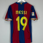 Shop 2007/08 BARCELONA MESSI #19 HOME SHIRT (M) NIKE, classic football shirts, vintage football shirts & retro soccer jerseys at Cult Kits