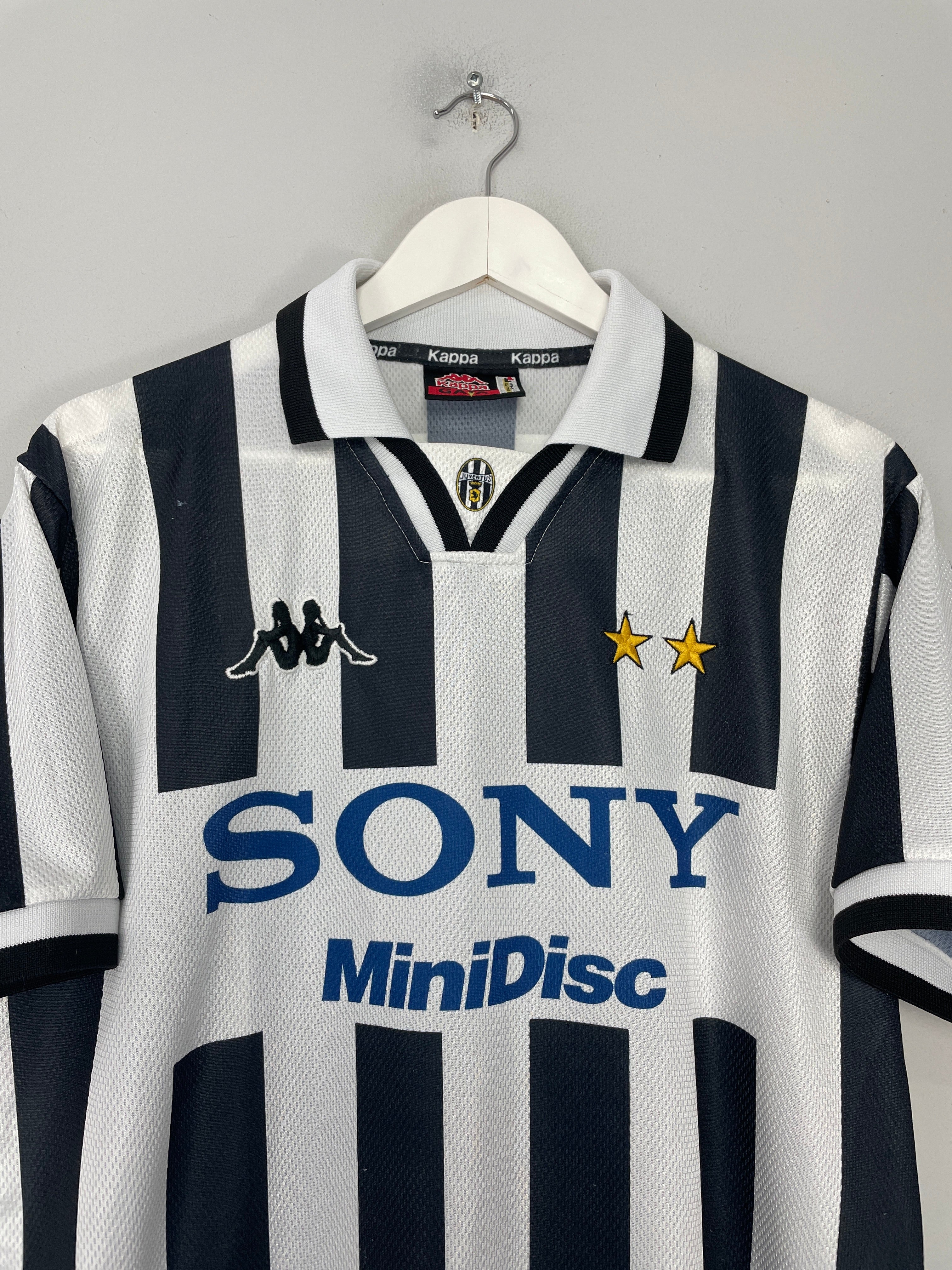 Shop 1995/96 JUVENTUS ZIDANE #21 HOME SHIRT (L) KAPPA, classic football shirts, vintage football shirts & retro soccer jerseys at Cult Kits
