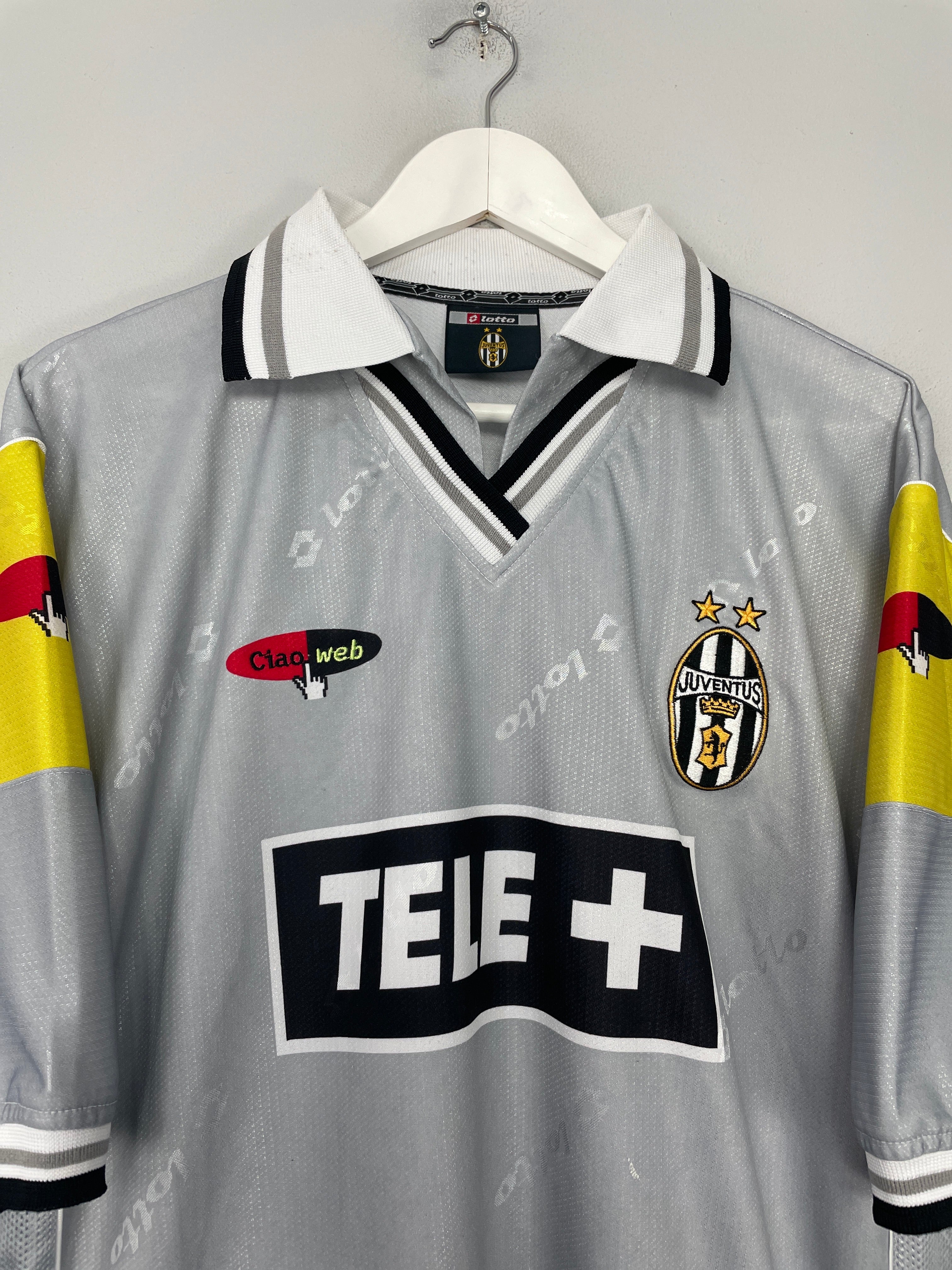 Shop 2000/01 JUVENTUS DEL PIERO #10 AWAY SHIRT (XL) LOTTO, classic football shirts, vintage football shirts & retro soccer jerseys at Cult Kits