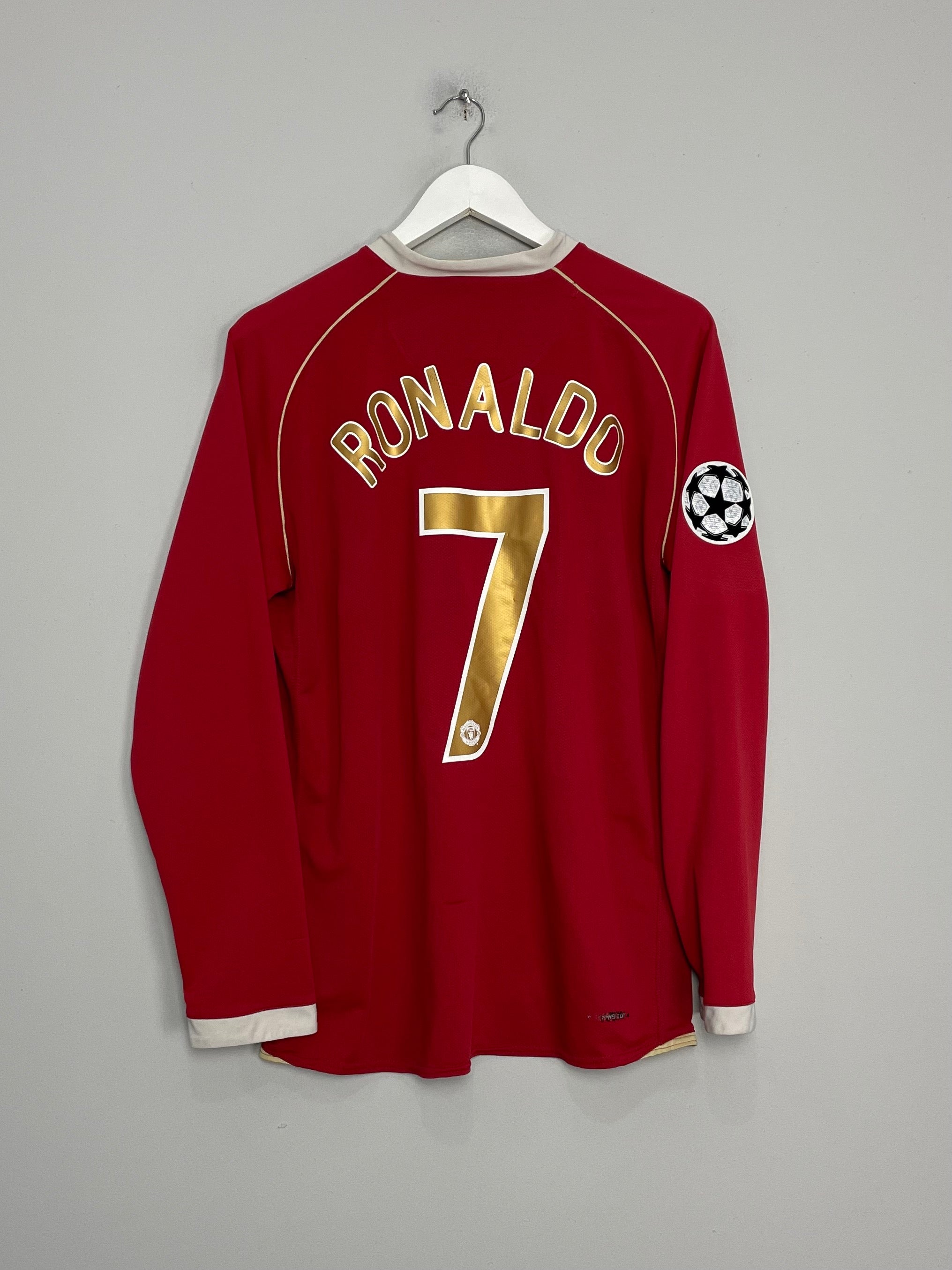 Shop 2006/07 MANCHESTER UNITED RONALDO #7 L/S C/L HOME SHIRT (M) NIKE, classic football shirts, vintage football shirts & retro soccer jerseys at Cult Kits