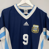 Shop 1998/99 ARGENTINA BATISTUTA #9 AWAY SHIRT (M) ADIDAS, classic football shirts, vintage football shirts & retro soccer jerseys at Cult Kits
