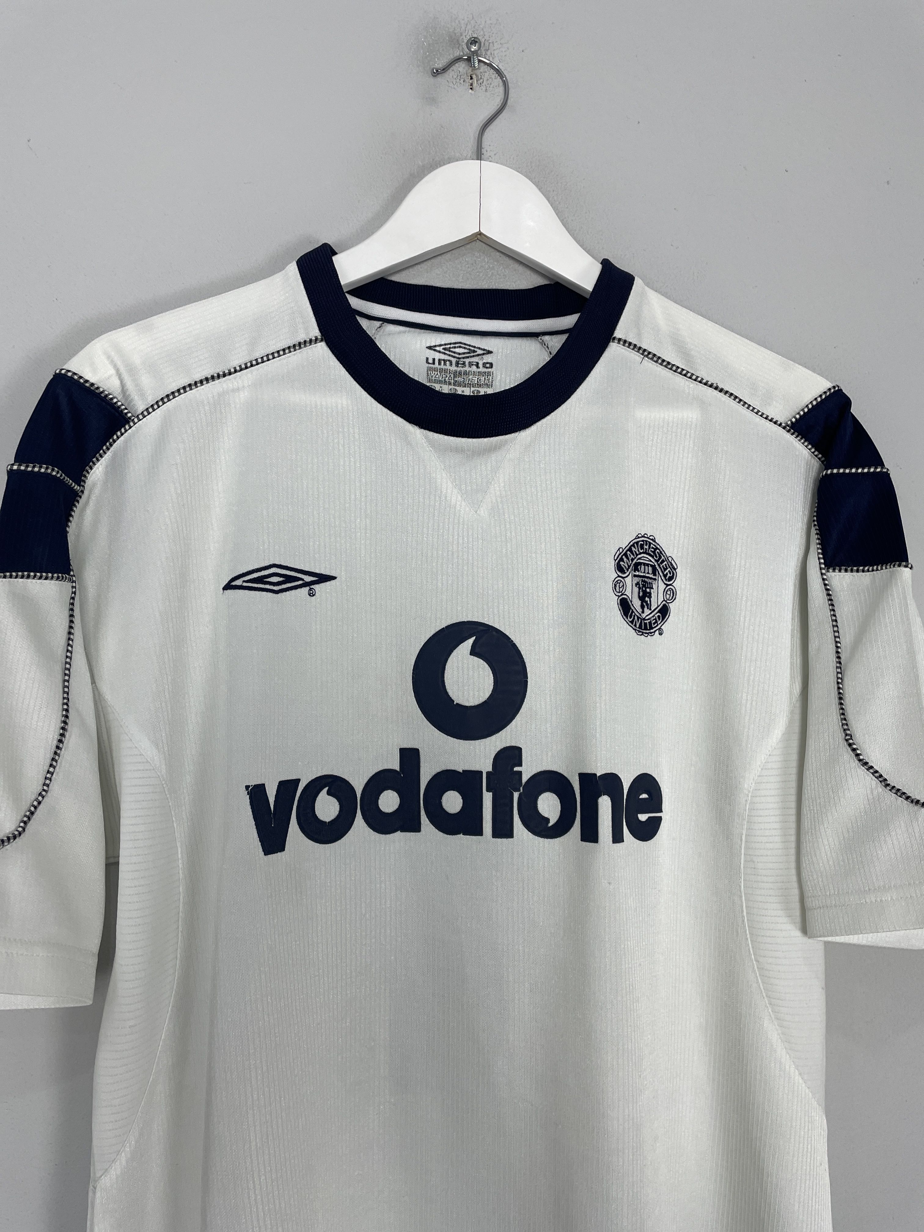 Shop 2000/01 MANCHESTER UNITED VERON #4 AWAY SHIRT (M) UMBRO, classic football shirts, vintage football shirts & retro soccer jerseys at Cult Kits