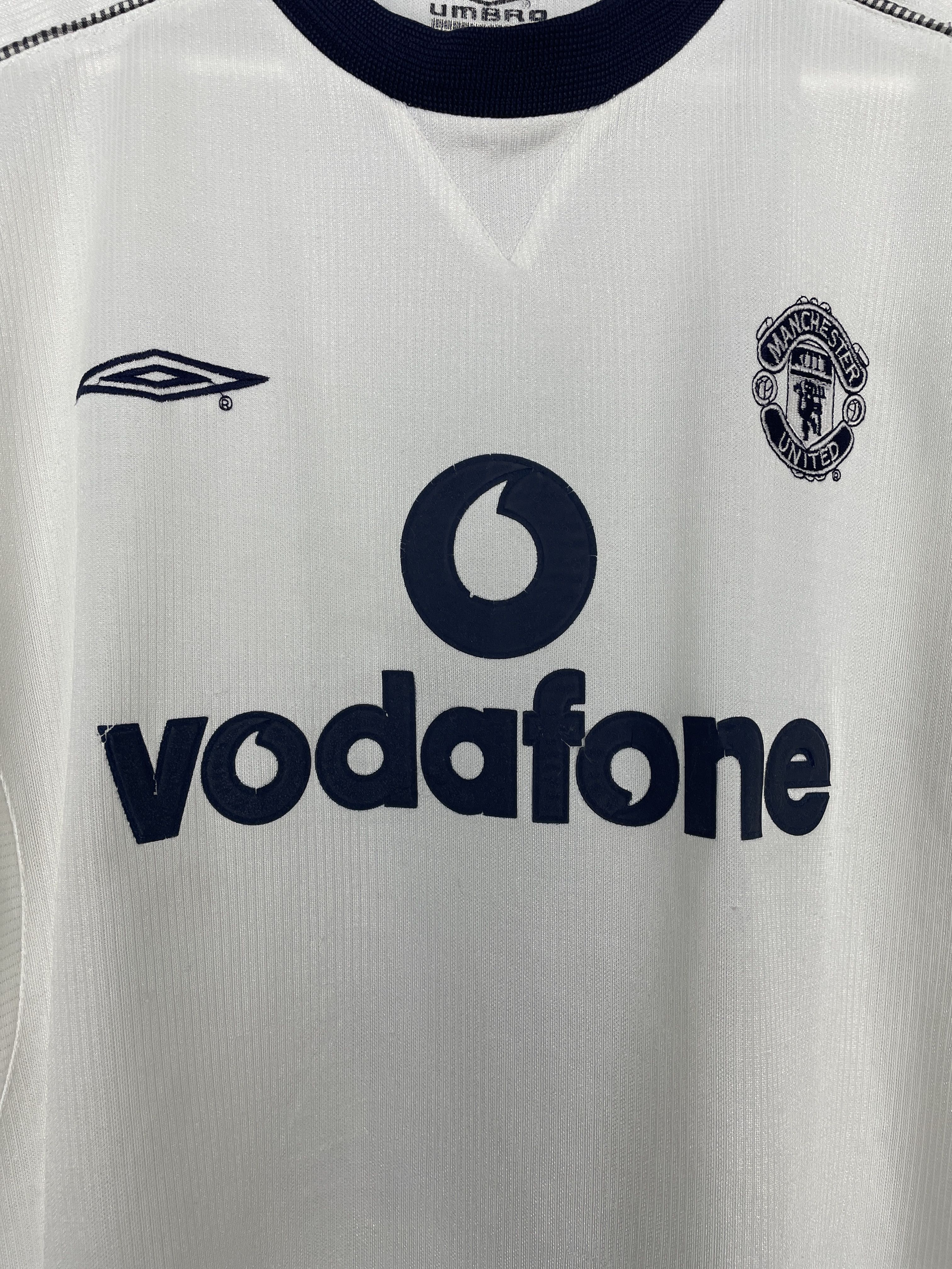 Shop 2000/01 MANCHESTER UNITED VERON #4 AWAY SHIRT (M) UMBRO, classic football shirts, vintage football shirts & retro soccer jerseys at Cult Kits