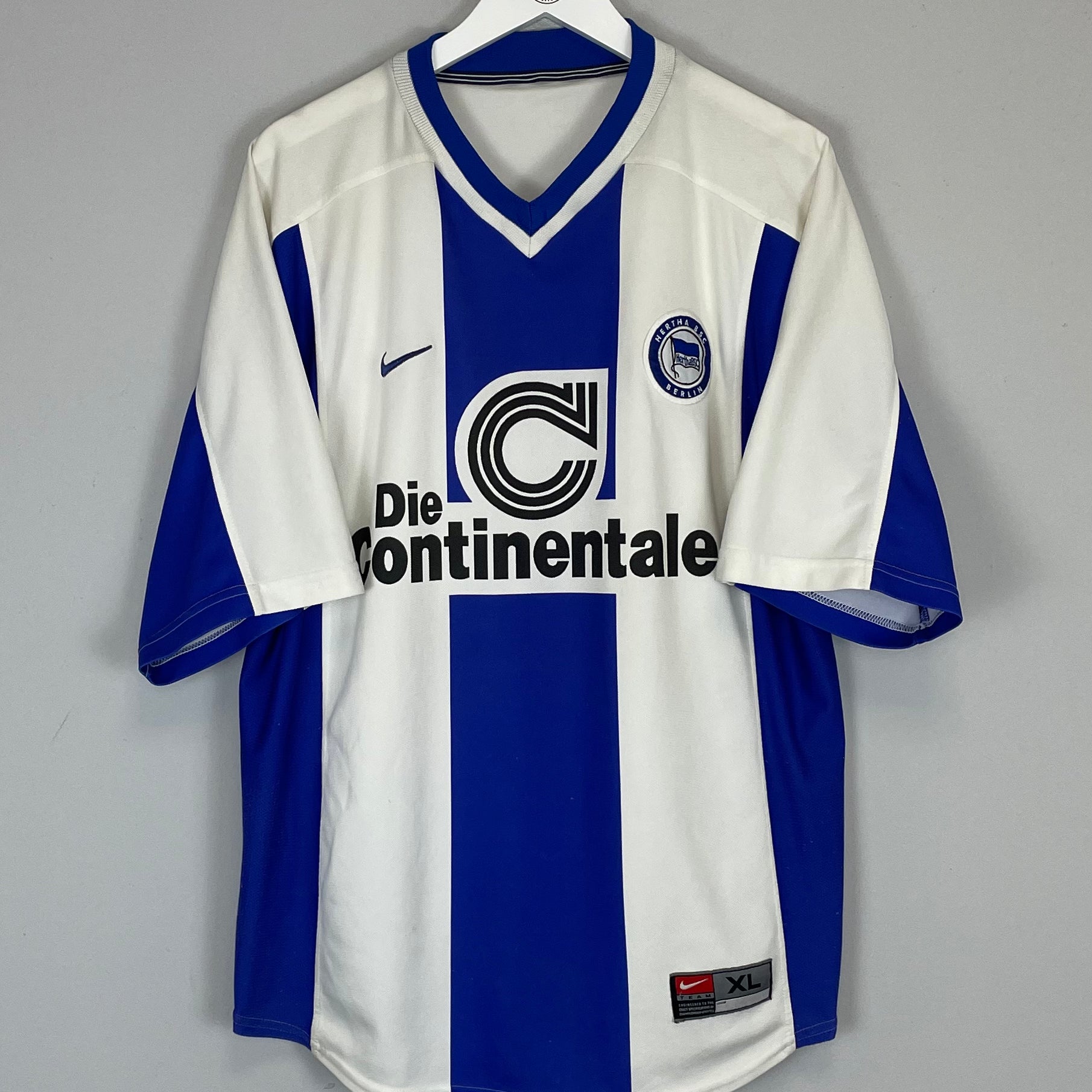 Shop 1999/00 HERTHA BERLIN HOME SHIRT (XL) NIKE, classic football shirts, vintage football shirts & retro soccer jerseys at Cult Kits