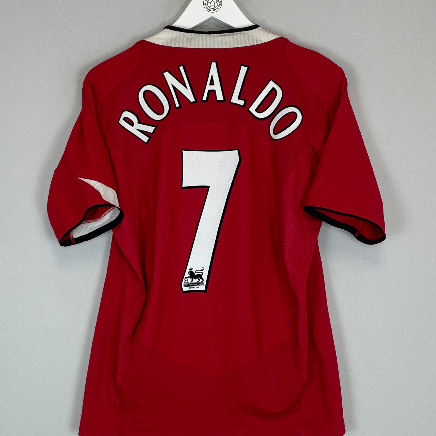 Shop 2004/05 MANCHESTER UNITED RONALDO #7 HOME SHIRT (S) NIKE, classic football shirts, vintage football shirts & retro soccer jerseys at Cult Kits