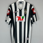 Shop 2001/02 JUVENTUS C/L EUROPEAN HOME SHIRT (XL) LOTTO, classic football shirts, vintage football shirts & retro soccer jerseys at Cult Kits