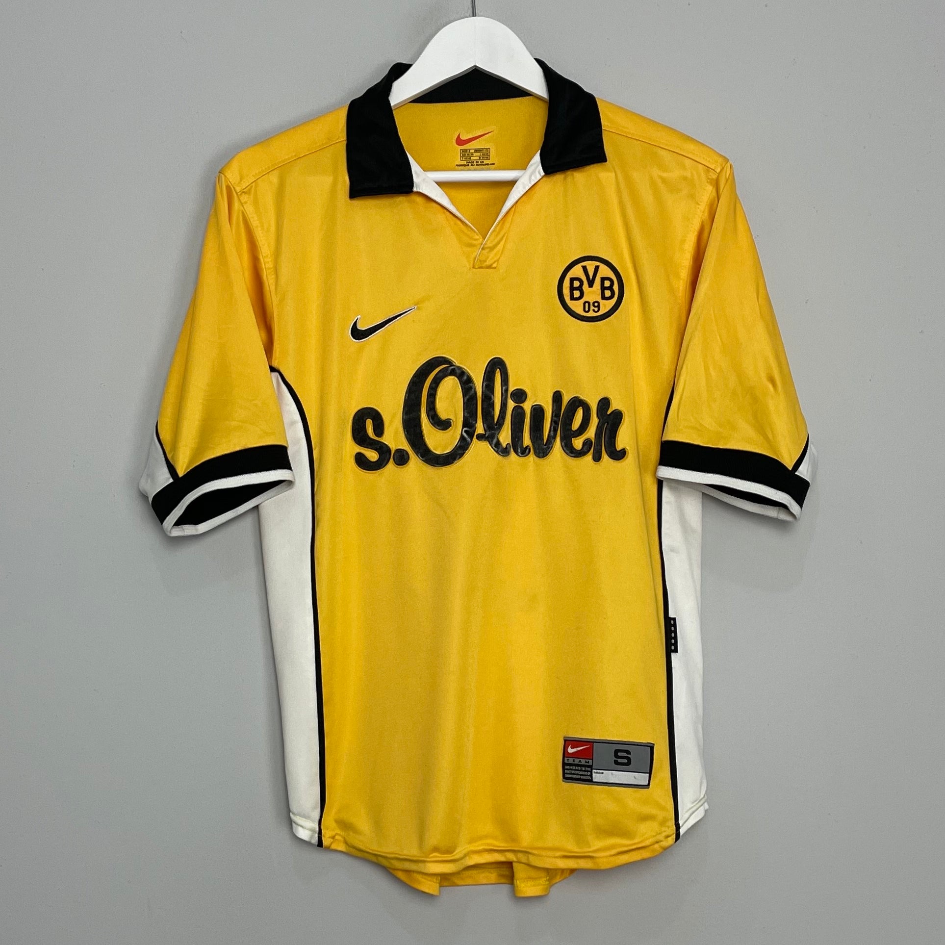 Shop 1998/00 DORTMUND HOME SHIRT (S) NIKE, classic football shirts, vintage football shirts & retro soccer jerseys at Cult Kits