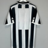 Shop 2001/02 UDINESE HOME SHIRT (XL) DIADORA, classic football shirts, vintage football shirts & retro soccer jerseys at Cult Kits