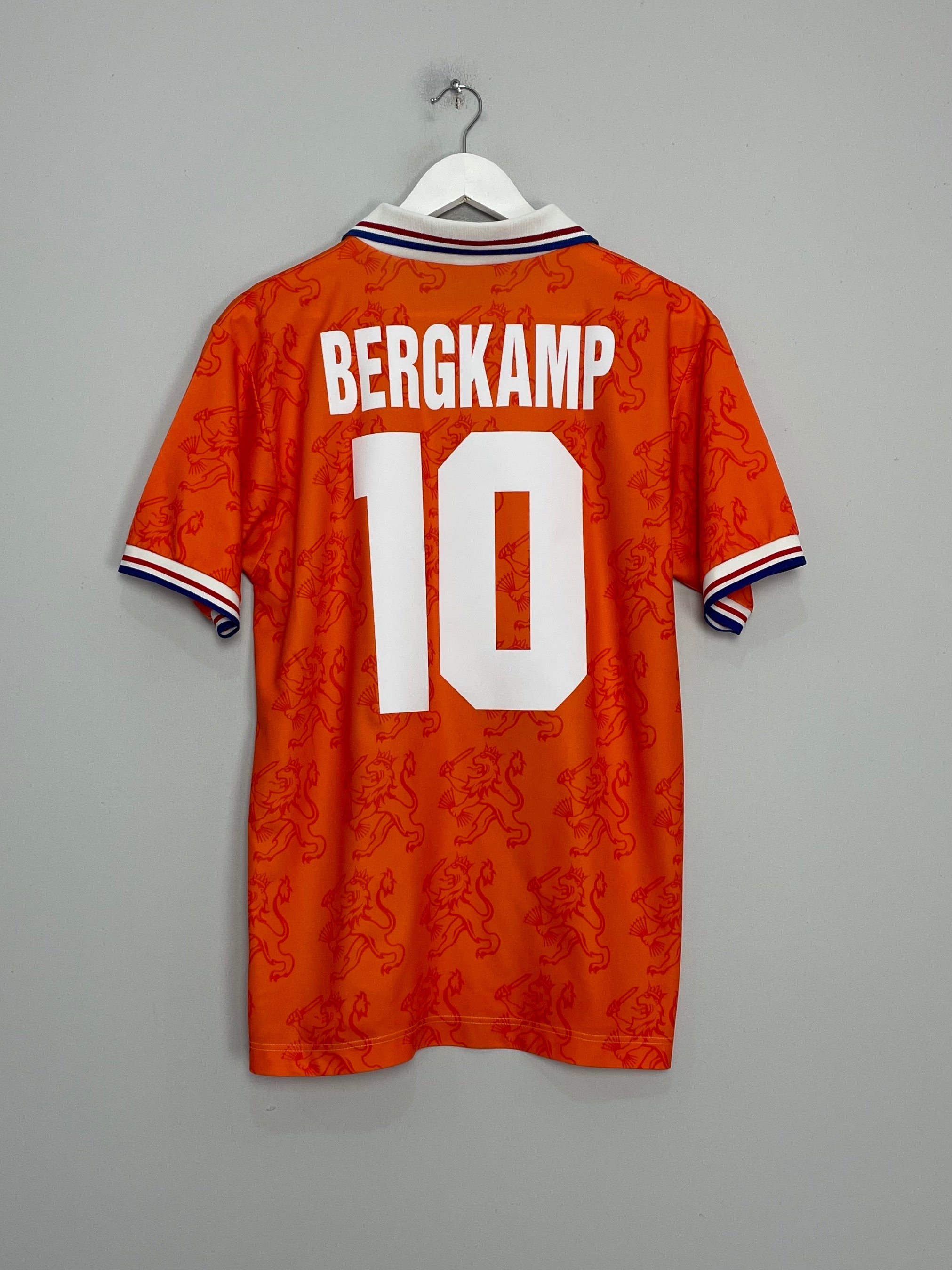 Shop 1994 NETHERLANDS BERGKAMP #10 HOME SHIRT (M) LOTTO, classic football shirts, vintage football shirts & retro soccer jerseys at Cult Kits