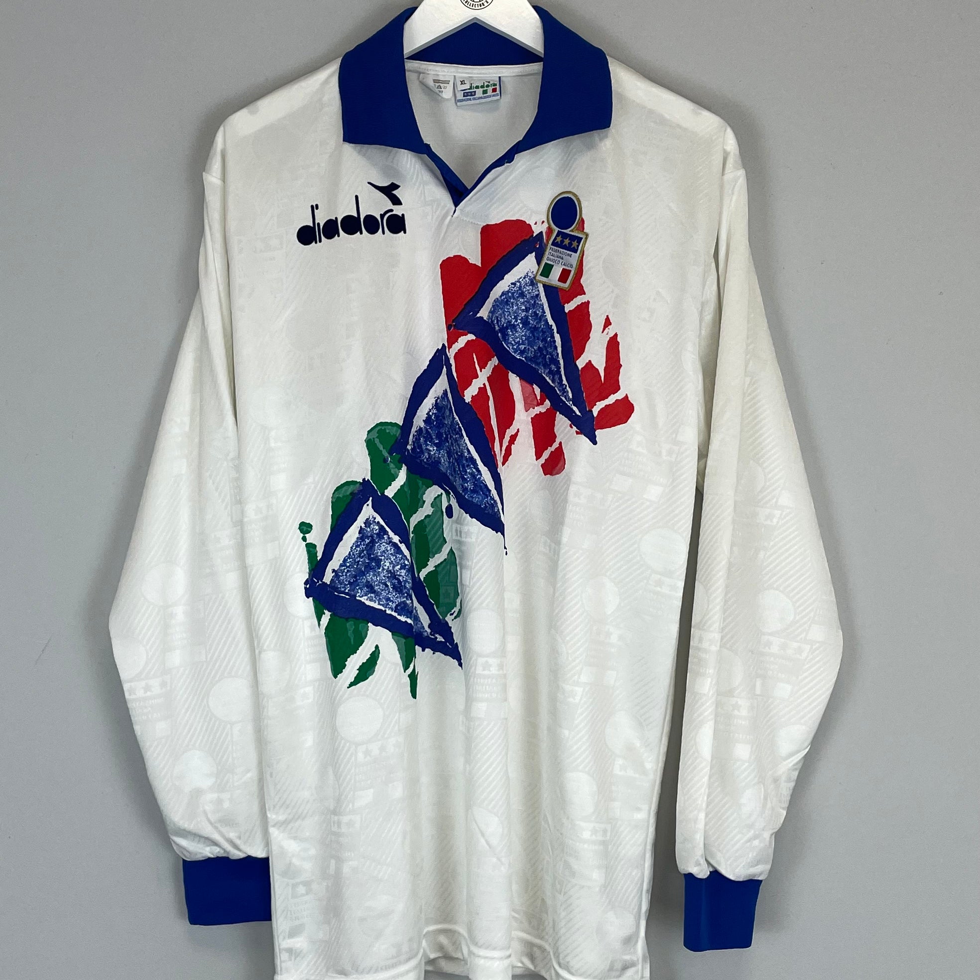 Shop 1993/94 ITALY TRAINING SHIRT (XL) DIADORA, classic football shirts, vintage football shirts & retro soccer jerseys at Cult Kits