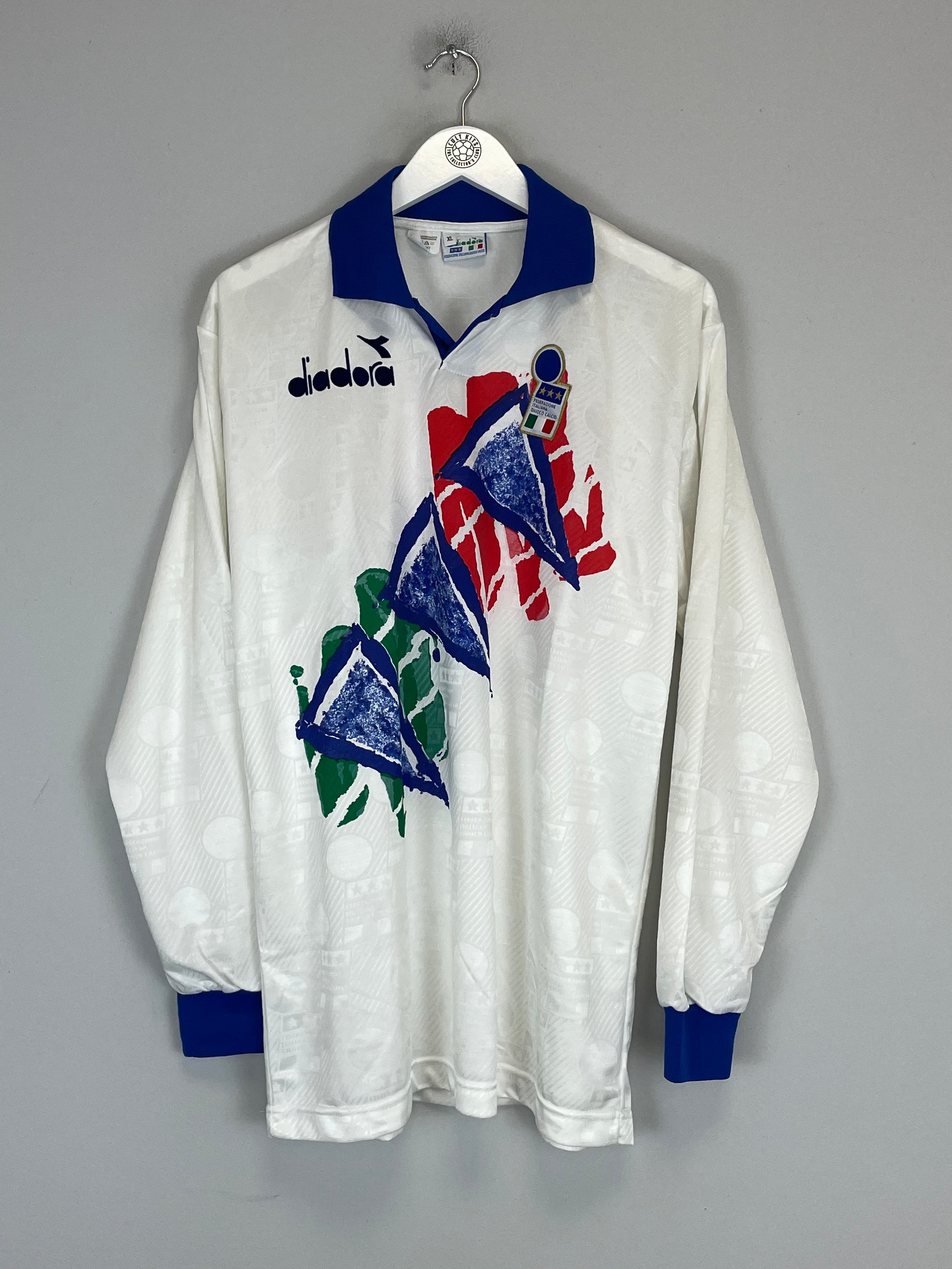 Shop 1993/94 ITALY TRAINING SHIRT (XL) DIADORA, classic football shirts, vintage football shirts & retro soccer jerseys at Cult Kits
