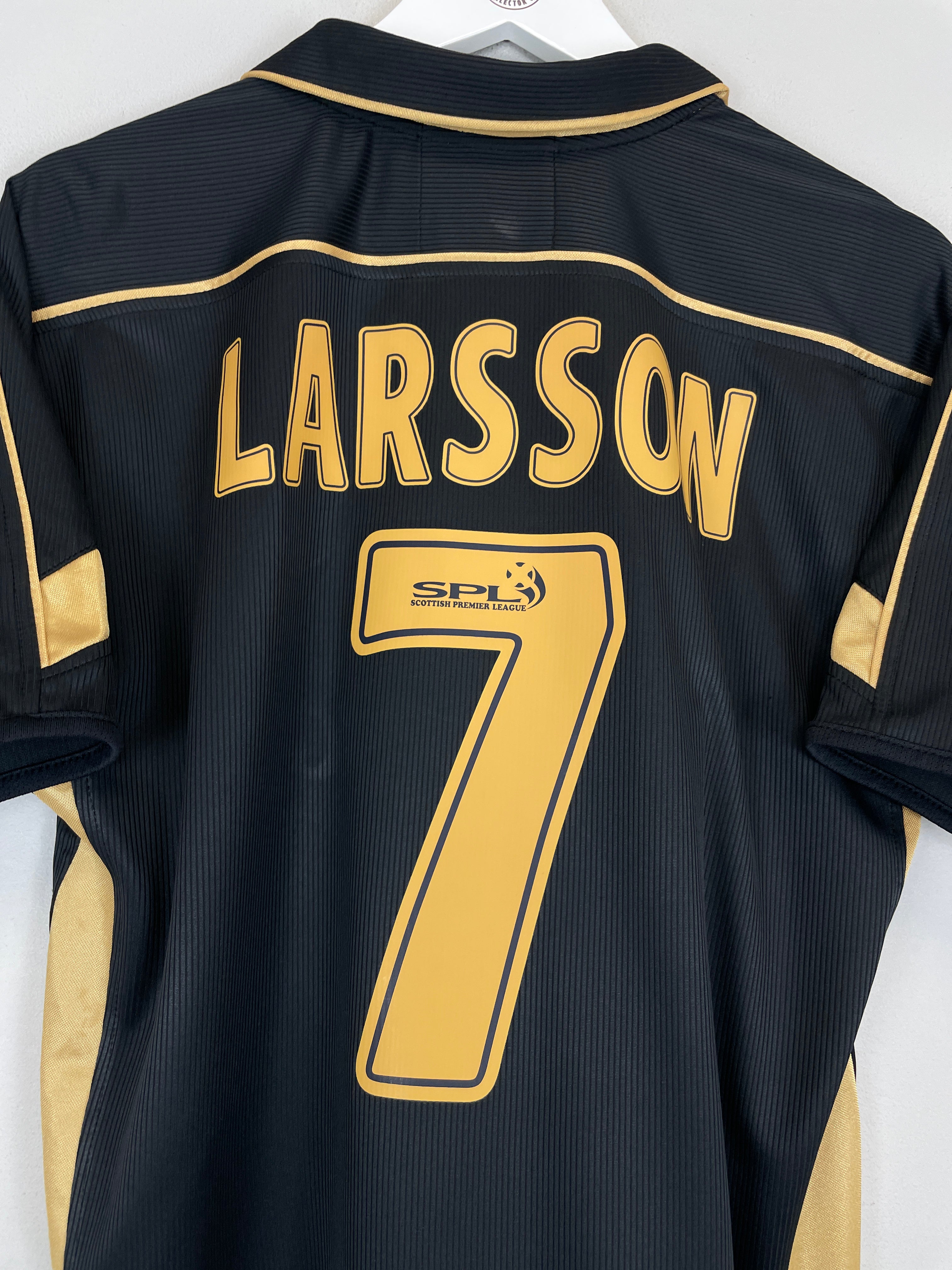 Shop 2003/04 CELTIC LARSSON #7 AWAY SHIRT (M) UMBRO, classic football shirts, vintage football shirts & retro soccer jerseys at Cult Kits