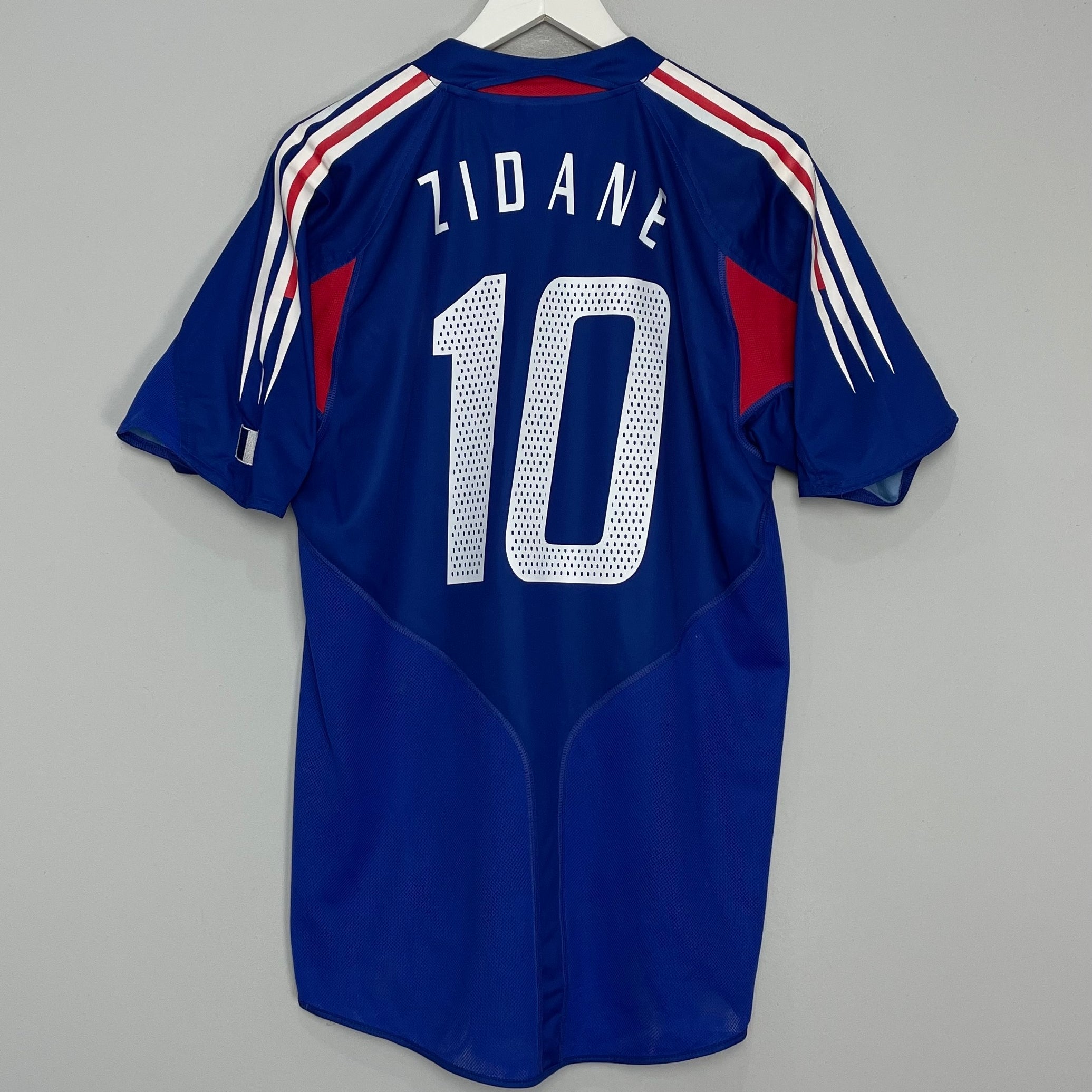 Shop 2004/06 FRANCE ZIDANE #10 HOME SHIRT (M) ADIDAS, classic football shirts, vintage football shirts & retro soccer jerseys at Cult Kits
