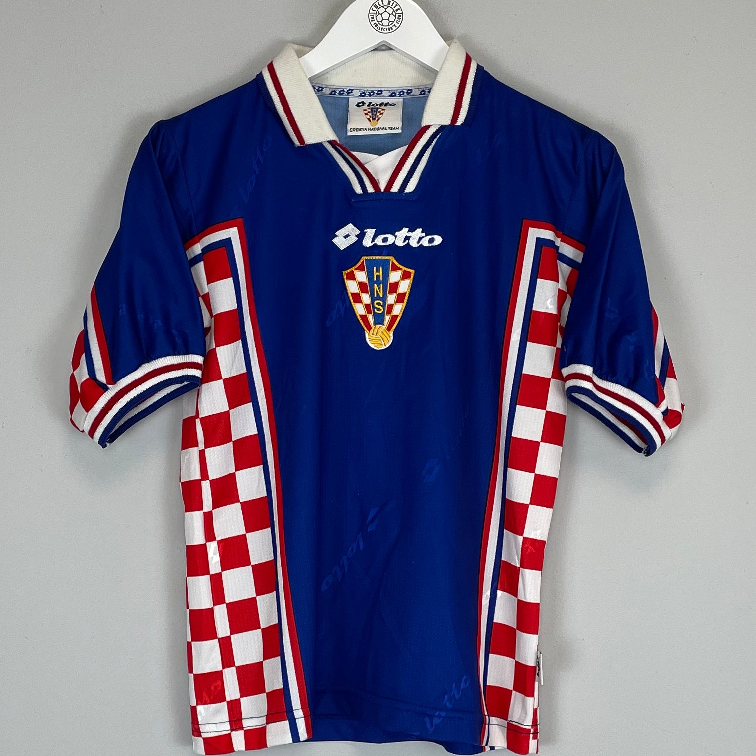 Shop 1998 CROATIA AWAY SHIRT (XL.BOYS) LOTTO, classic football shirts, vintage football shirts & retro soccer jerseys at Cult Kits