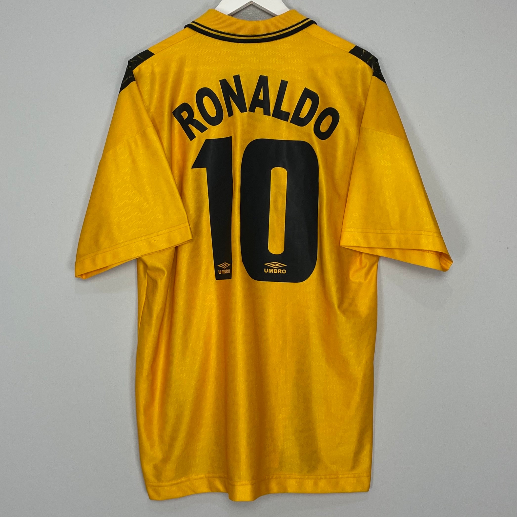 Shop 1996/97 INTER MILAN RONALDO #10 THIRD SHIRT (XL) UMBRO, classic football shirts, vintage football shirts & retro soccer jerseys at Cult Kits