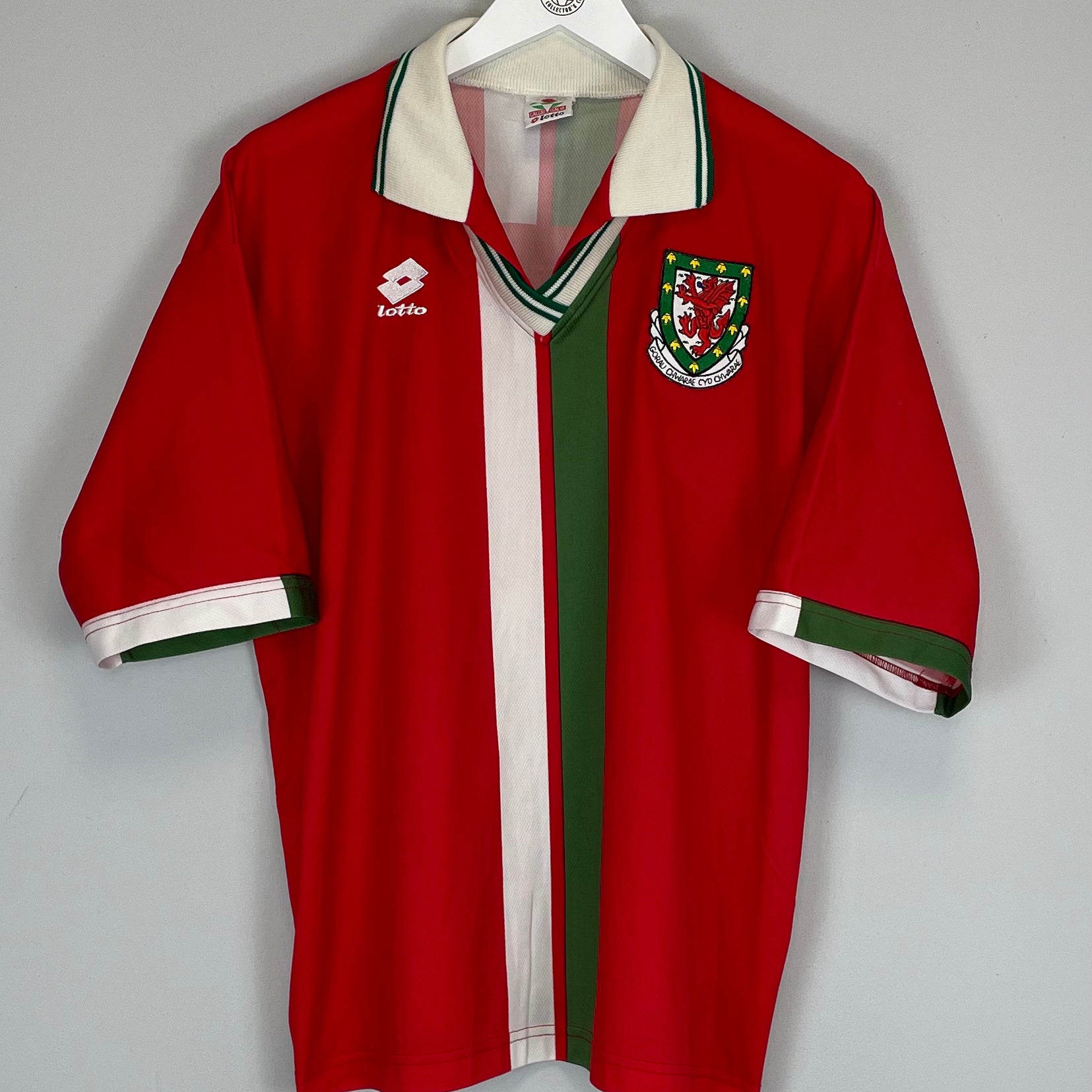 Shop 1996/98 WALES HOME SHIRT (L) LOTTO, classic football shirts, vintage football shirts & retro soccer jerseys at Cult Kits