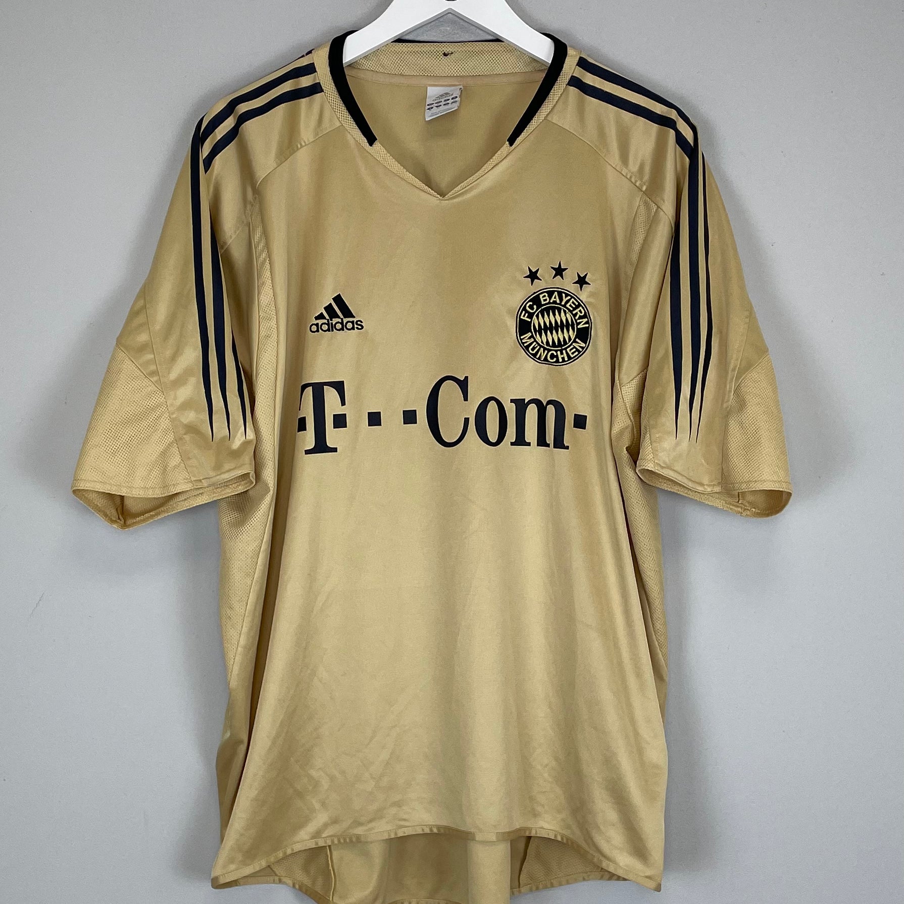 Shop 2004/05 BAYERN MUNICH AWAY SHIRT (XL) ADIDAS, classic football shirts, vintage football shirts & retro soccer jerseys at Cult Kits
