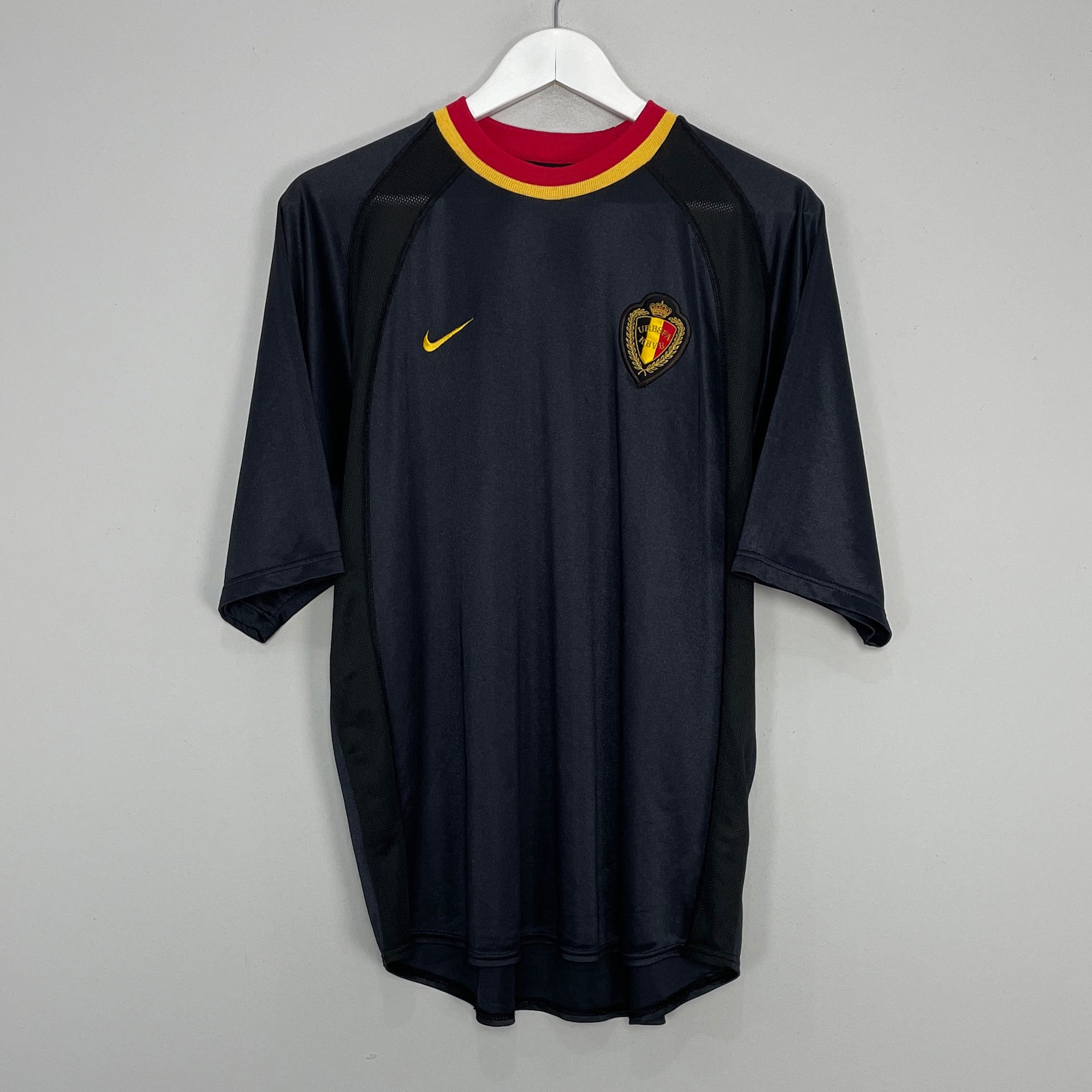 Shop 2000/02 BELGIUM AWAY SHIRT (L) NIKE, classic football shirts, vintage football shirts & retro soccer jerseys at Cult Kits