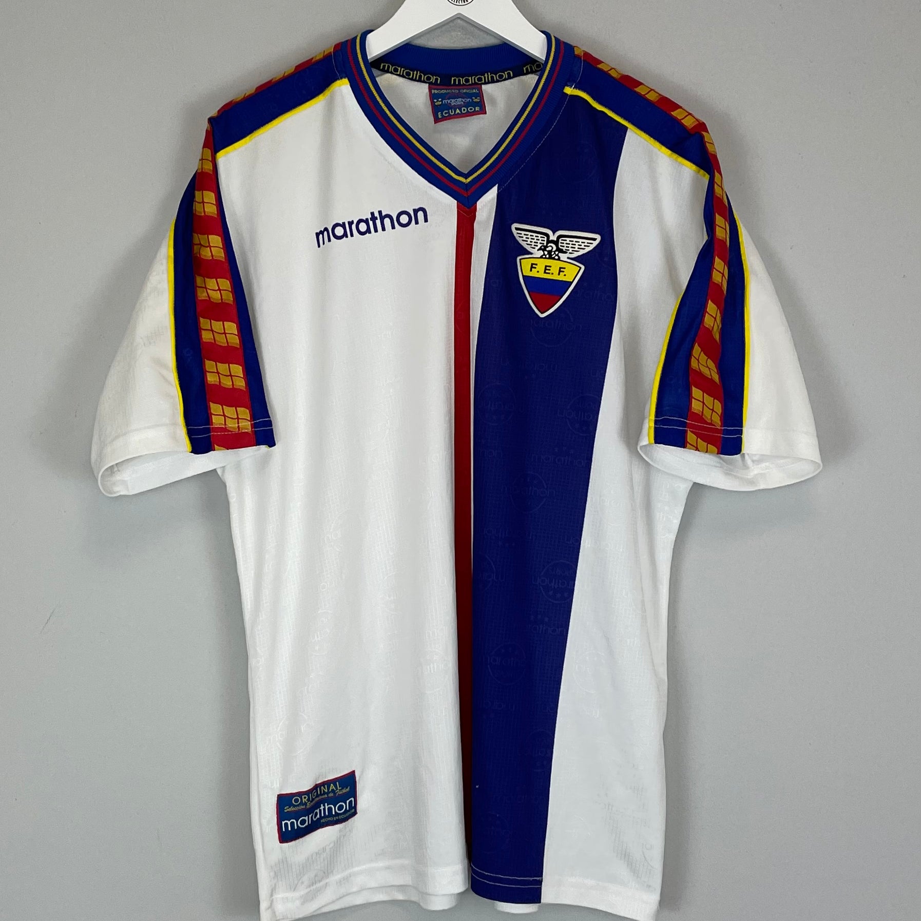 Shop 1999/01 ECUADOR AWAY SHIRT (L) MARATHON, classic football shirts, vintage football shirts & retro soccer jerseys at Cult Kits