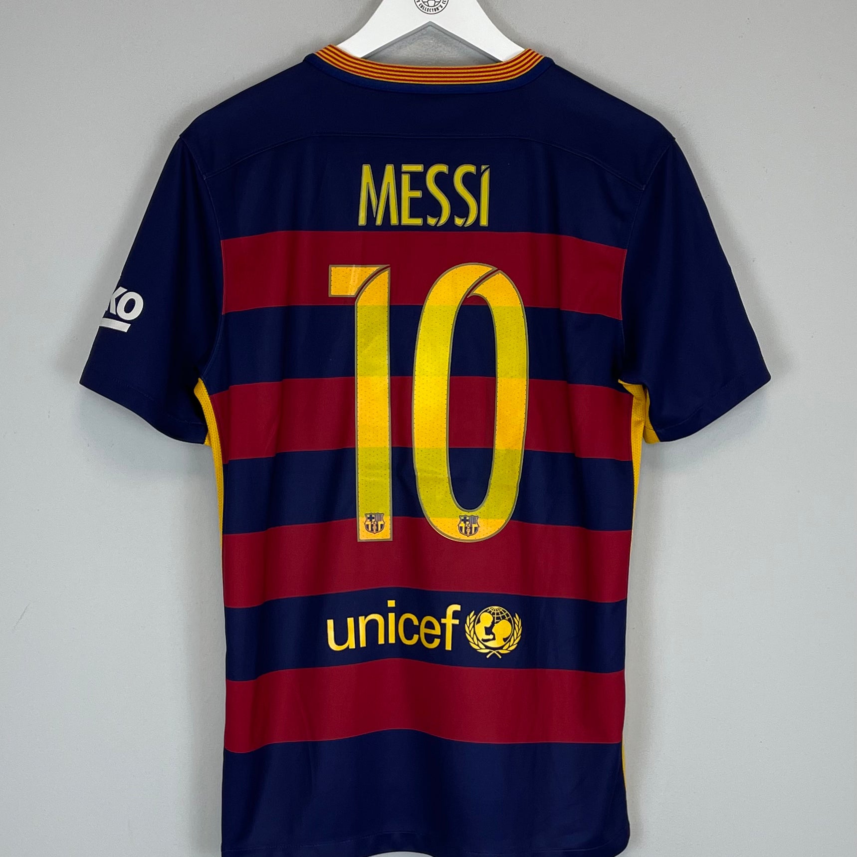 Shop 2015/16 BARCELONA MESSI #10 HOME SHIRT (M) NIKE, classic football shirts, vintage football shirts & retro soccer jerseys at Cult Kits