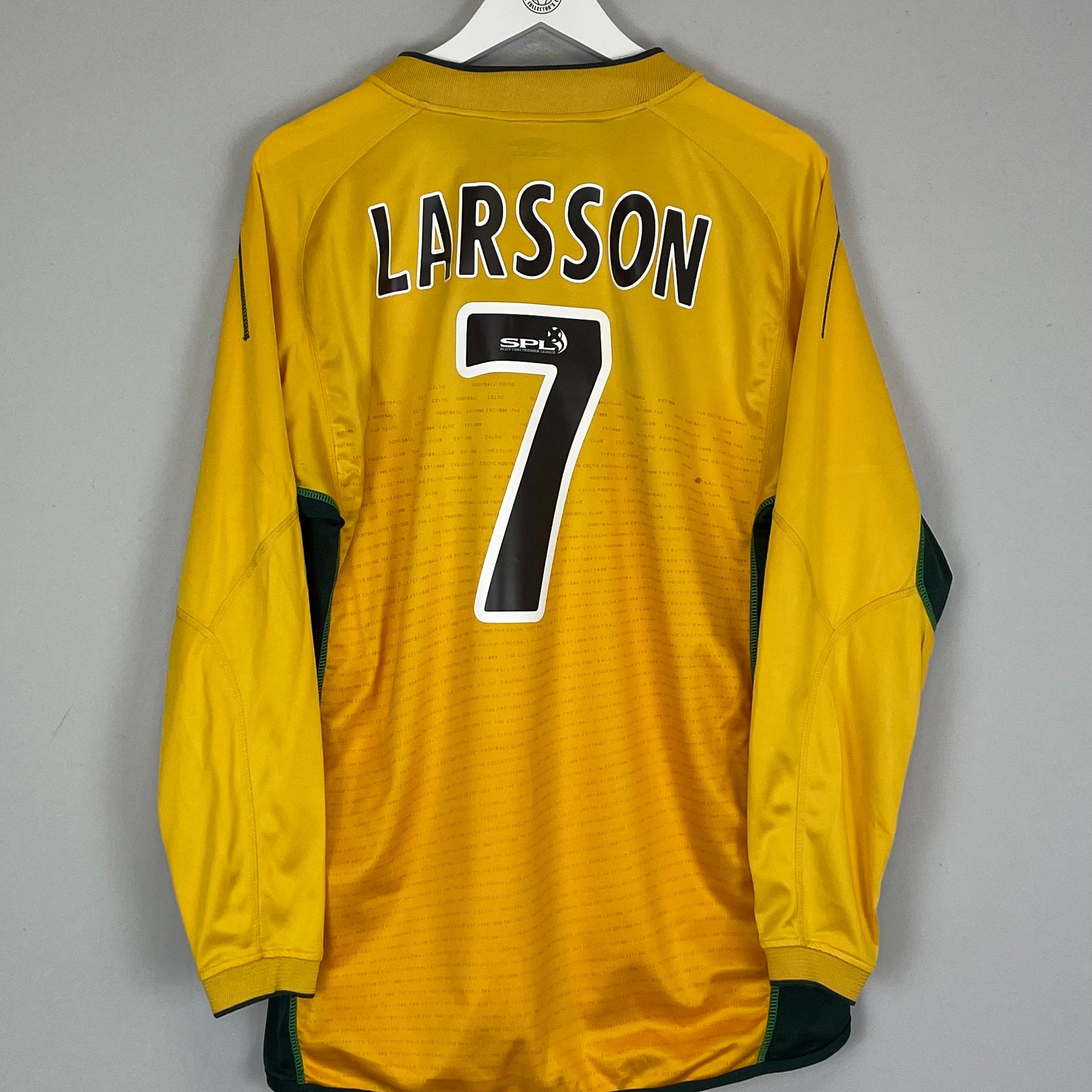 Shop 2002/03 CELTIC LARSSON #7 AWAY SHIRT (XL) UMBRO, classic football shirts, vintage football shirts & retro soccer jerseys at Cult Kits