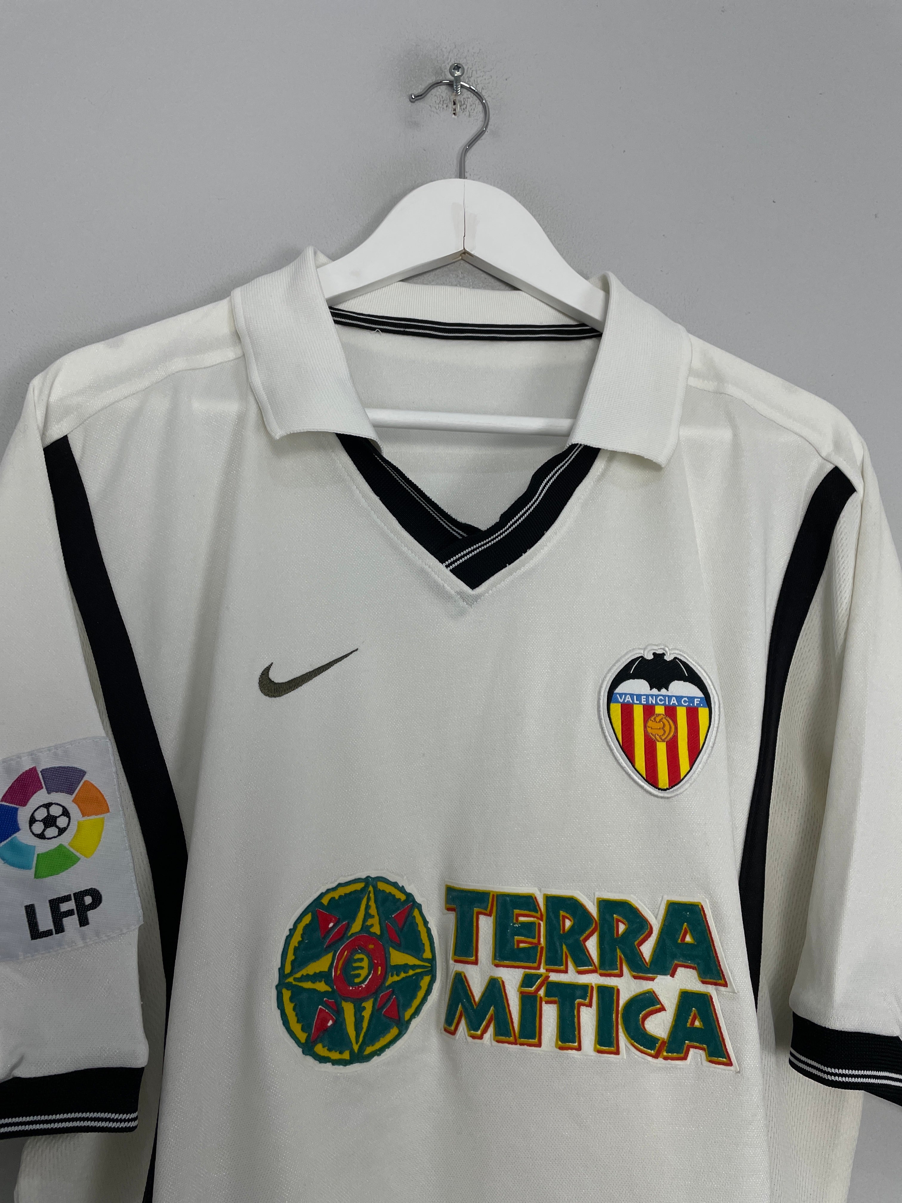 Shop 2000/01 VALENCIA HOME SHIRT (L) NIKE, classic football shirts, vintage football shirts & retro soccer jerseys at Cult Kits