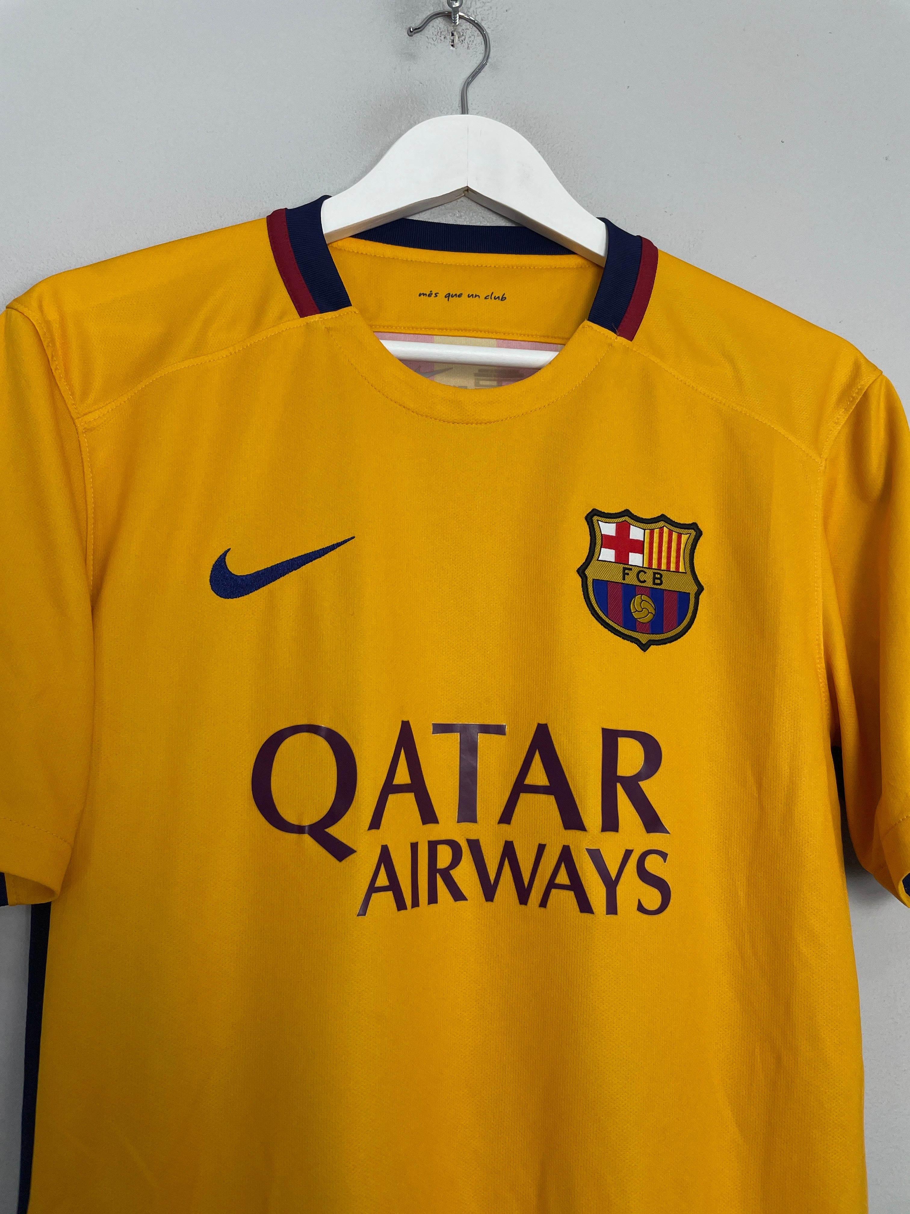 Shop 2015/16 BARCELONA MESSI #10 AWAY SHIRT (M) NIKE, classic football shirts, vintage football shirts & retro soccer jerseys at Cult Kits