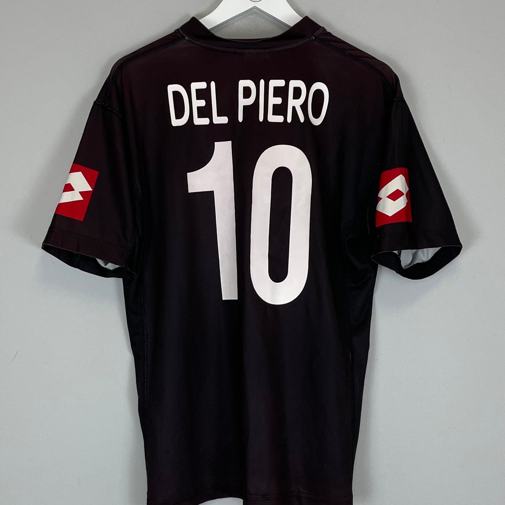 Shop 2001/02 JUVENTUS DEL PIERO #10 AWAY SHIRT (L) LOTTO, classic football shirts, vintage football shirts & retro soccer jerseys at Cult Kits