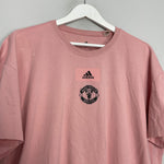 Shop 2021/22 MANCHESTER UNITED T-SHIRT (L) ADIDAS, classic football shirts, vintage football shirts & retro soccer jerseys at Cult Kits