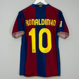 Shop 2007/08 BARCELONA RONALDINHO #10 HOME SHIRT (M) NIKE, classic football shirts, vintage football shirts & retro soccer jerseys at Cult Kits