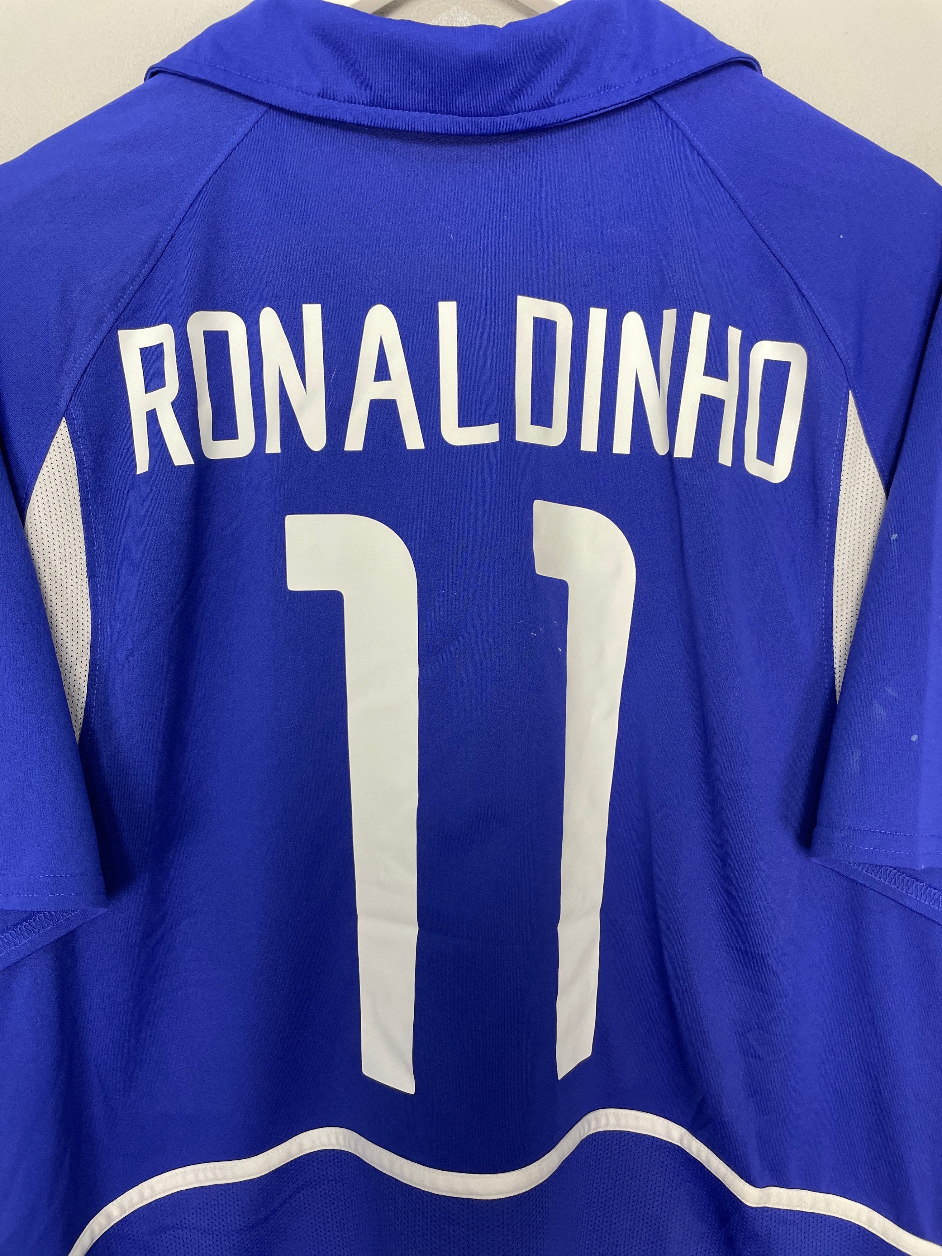 Shop 2002/04 BRAZIL RONALDINHO #11 AWAY SHIRT (L) NIKE, classic football shirts, vintage football shirts & retro soccer jerseys at Cult Kits