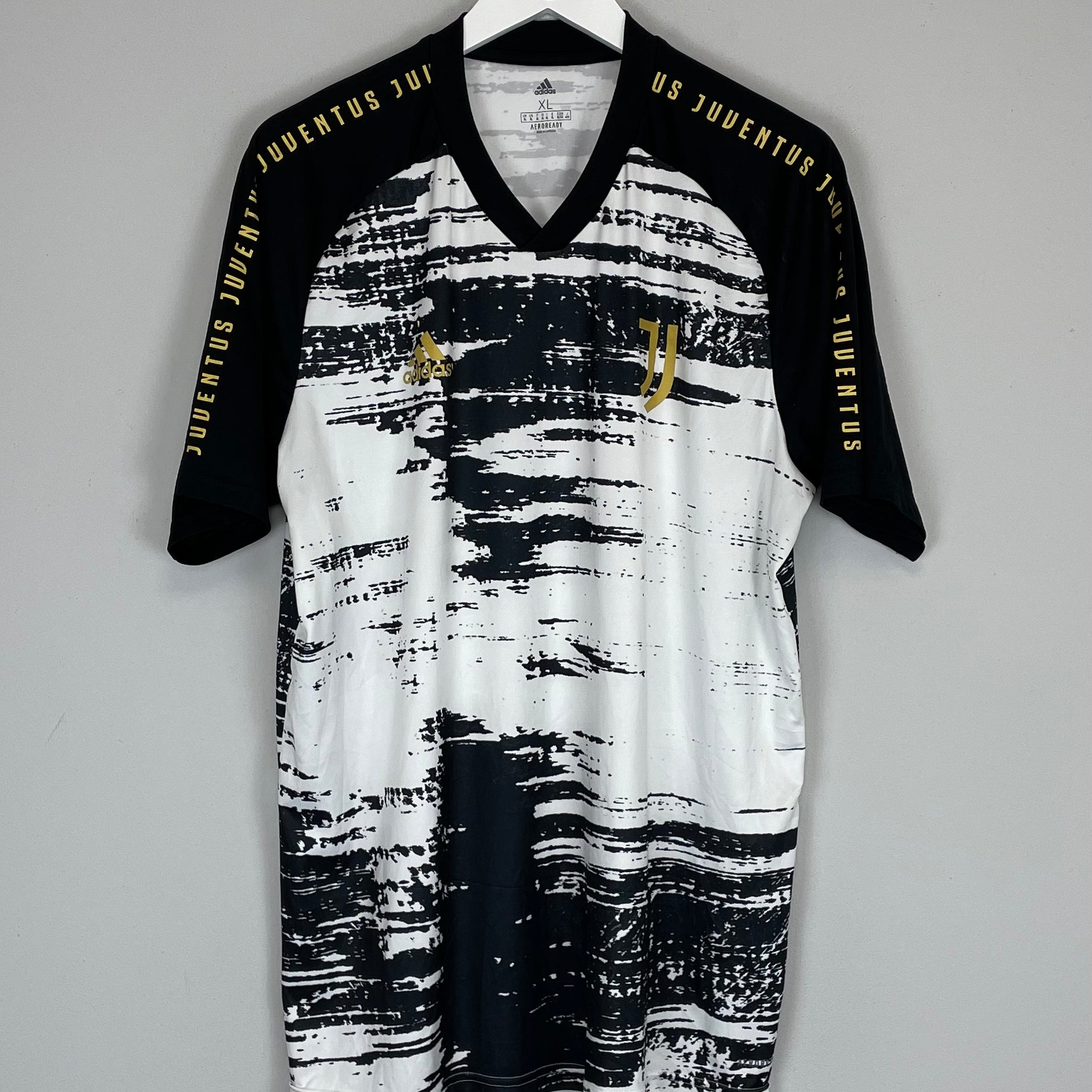 Shop 2020/21 JUVENTUS TRAINING SHIRT (XL) ADIDAS, classic football shirts, vintage football shirts & retro soccer jerseys at Cult Kits